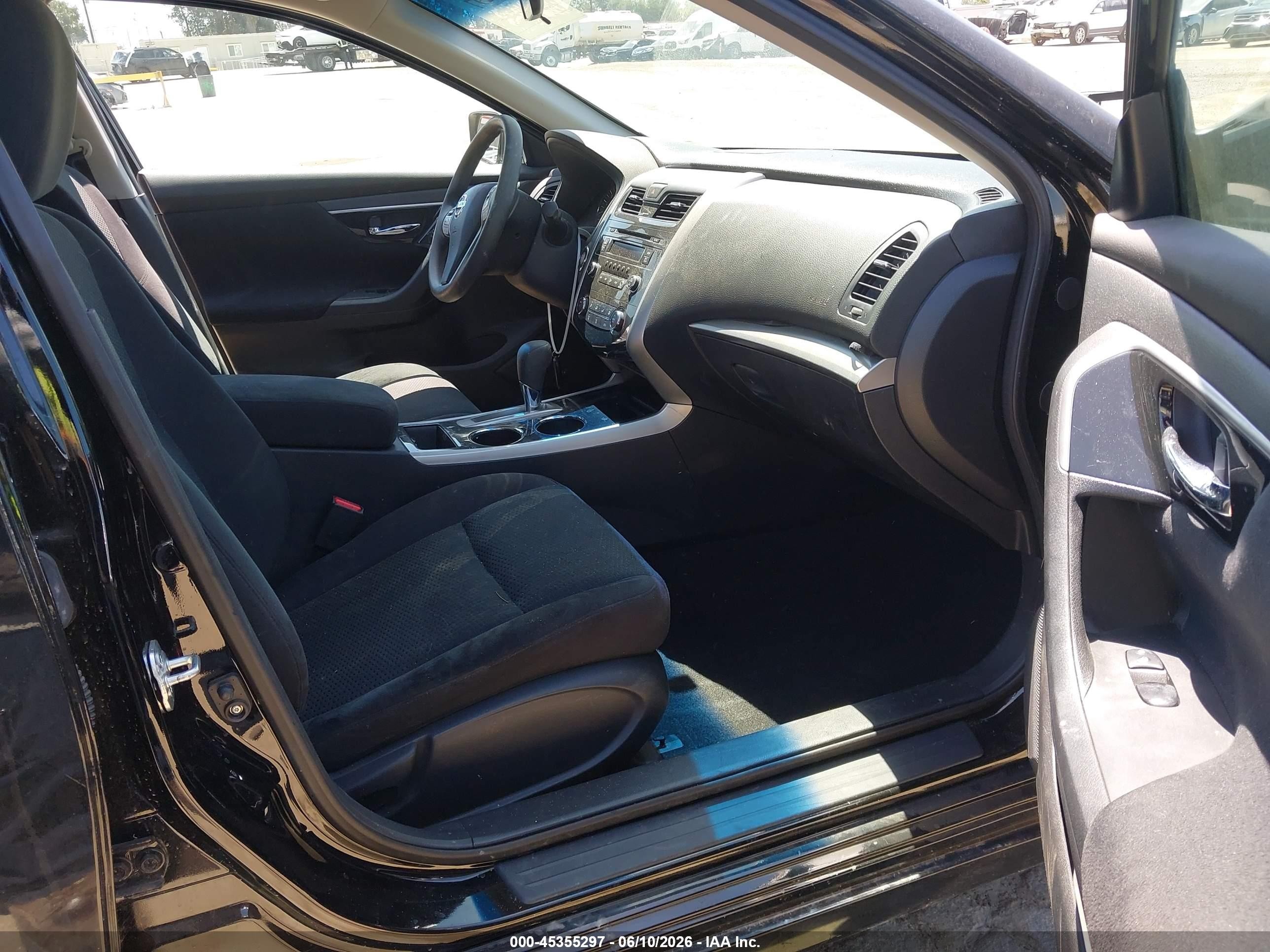 2014 Nissan Altima 2.5 S Черный vin: 1N4AL3AP5EC190575