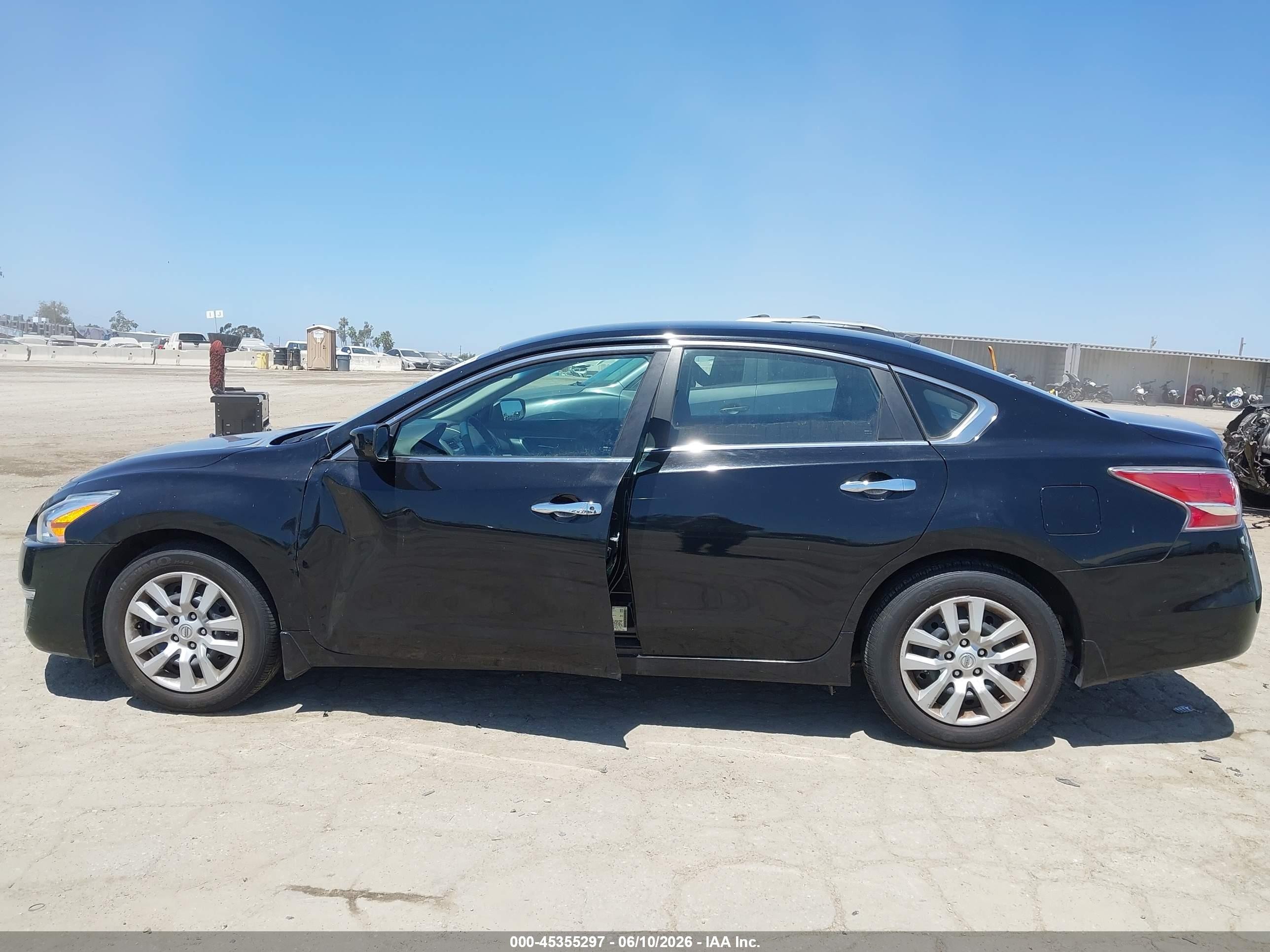 2014 Nissan Altima 2.5 S Черный vin: 1N4AL3AP5EC190575