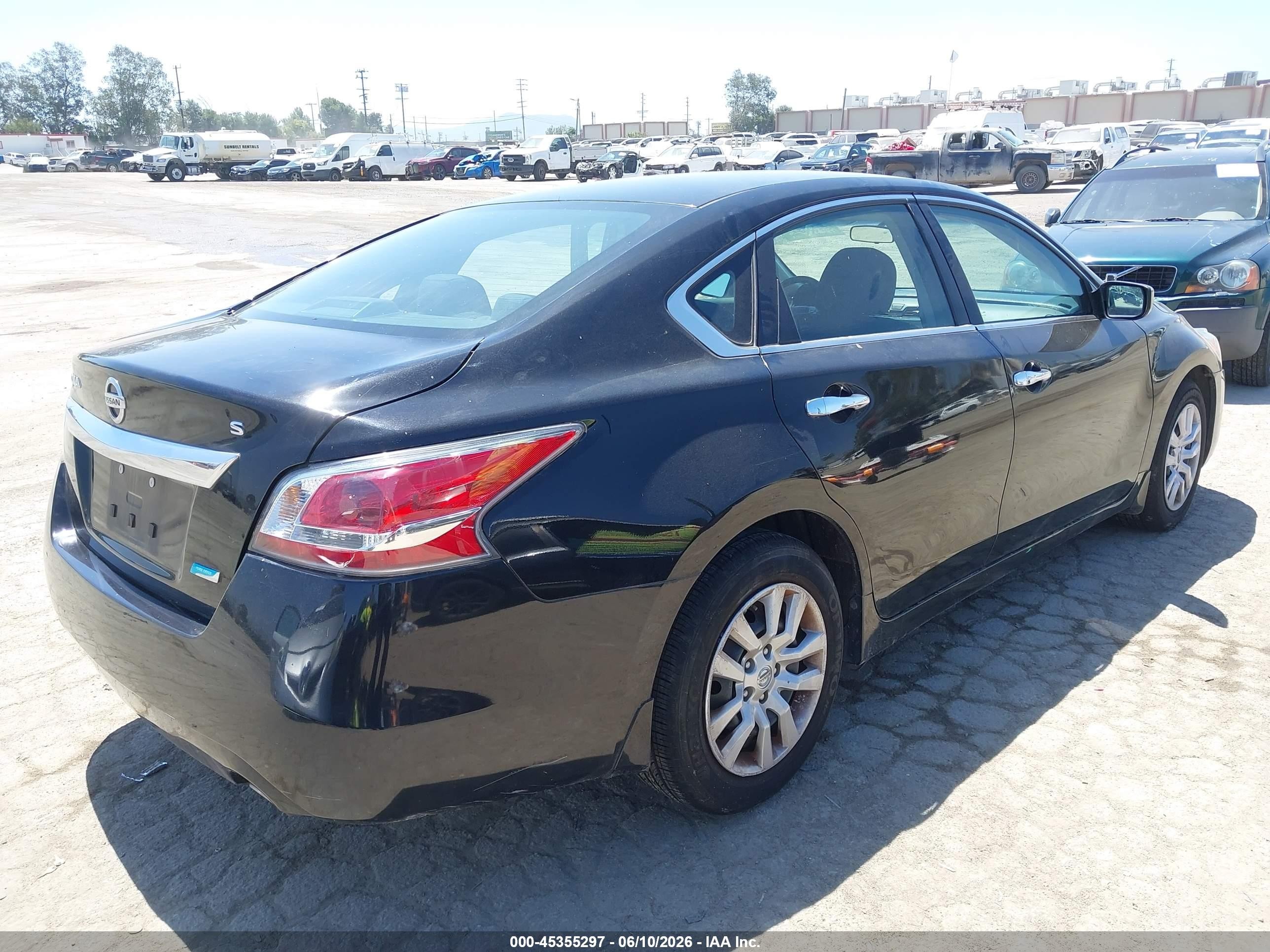 2014 Nissan Altima 2.5 S Черный vin: 1N4AL3AP5EC190575