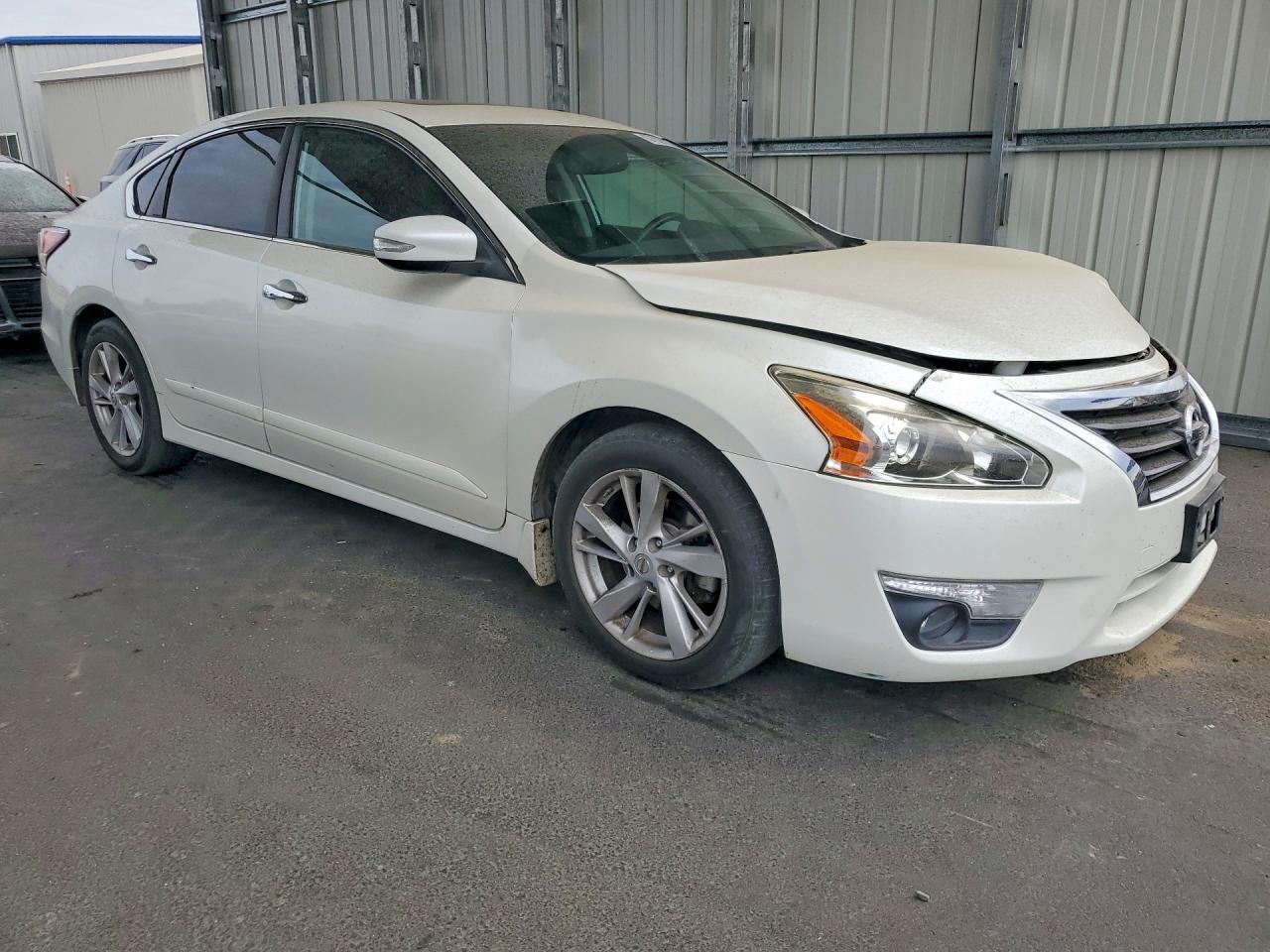 2014 Nissan Altima 2.5 Sv White vin: 1N4AL3AP5EC267221