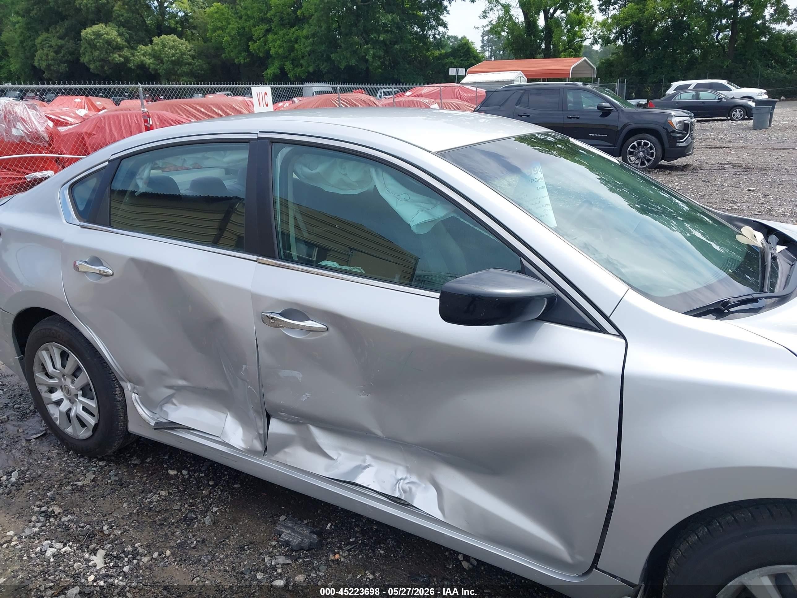 2014 Nissan Altima 2.5 S Silver vin: 1N4AL3AP5EC296928