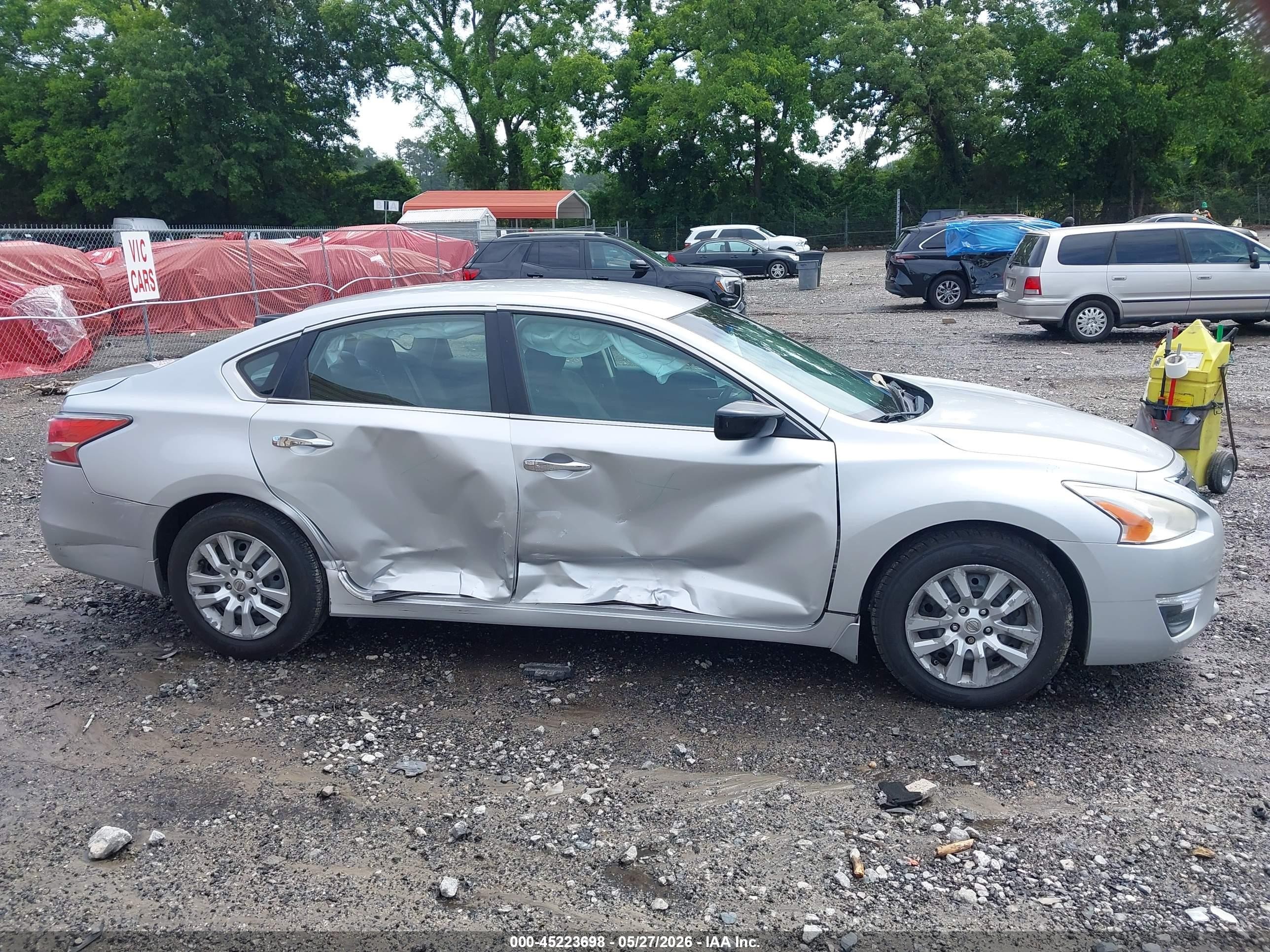 2014 Nissan Altima 2.5 S Silver vin: 1N4AL3AP5EC296928