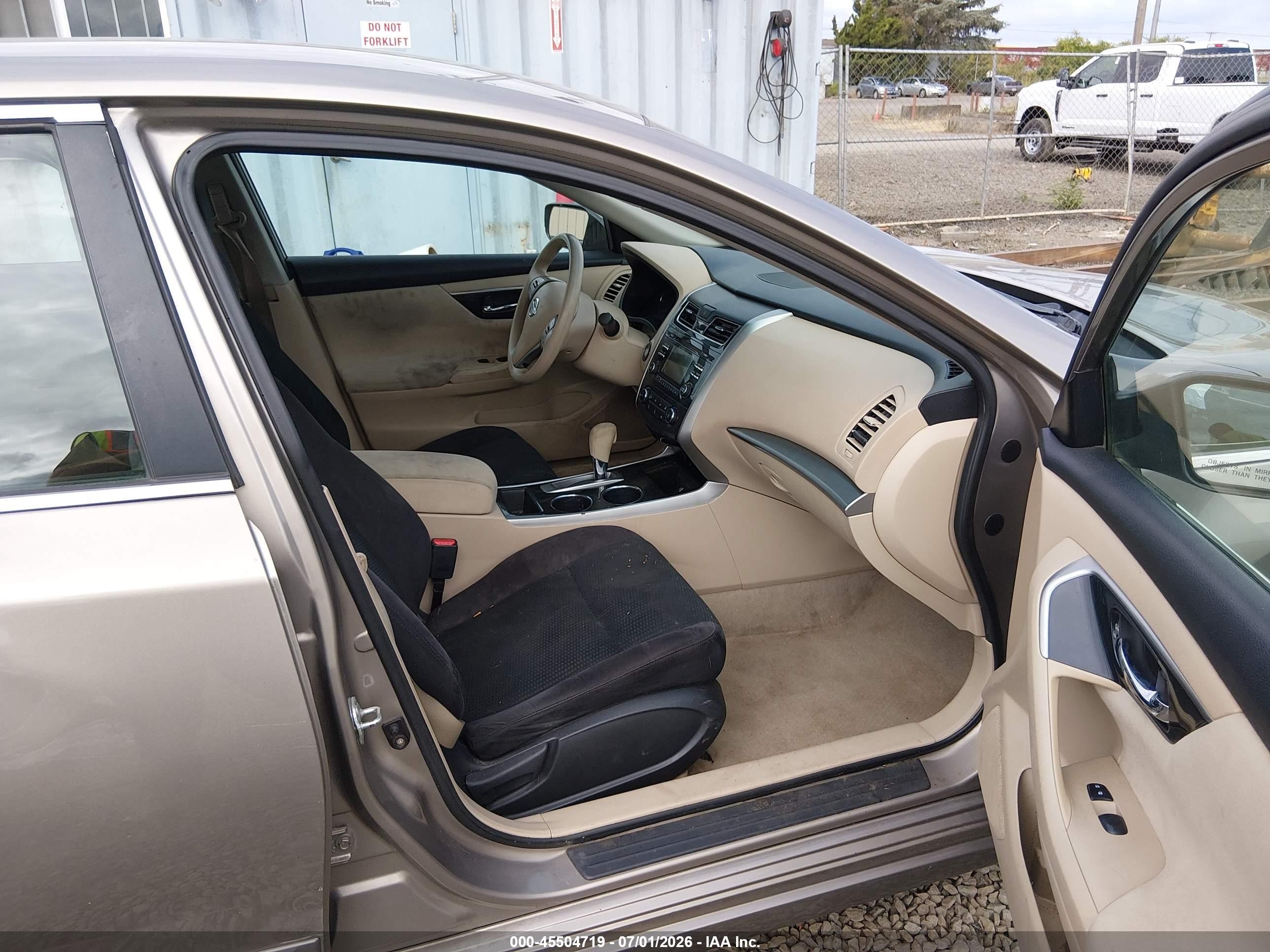 2014 Nissan Altima 2.5 S Silver vin: 1N4AL3AP5EC321228