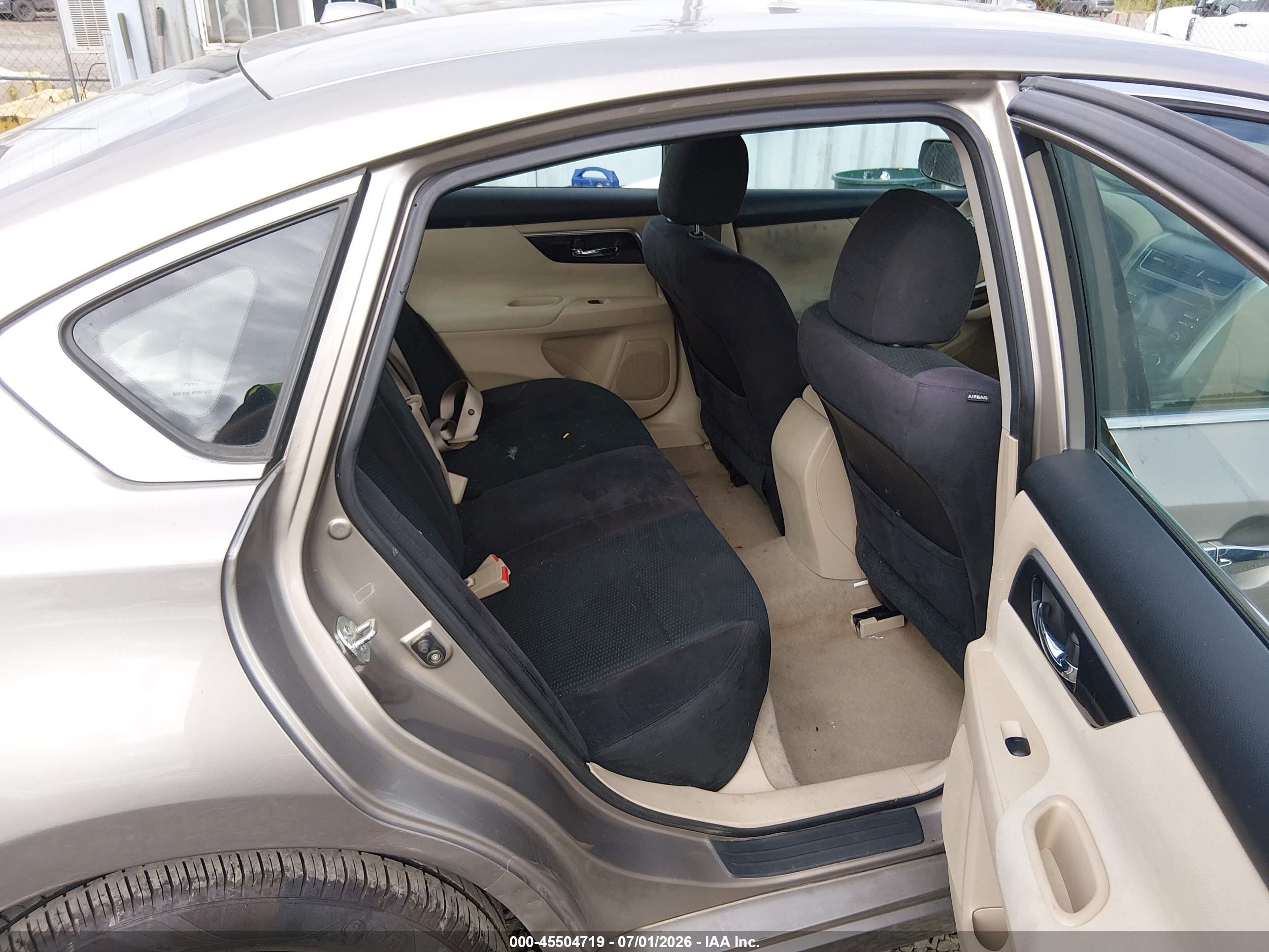 2014 Nissan Altima 2.5 S Silver vin: 1N4AL3AP5EC321228