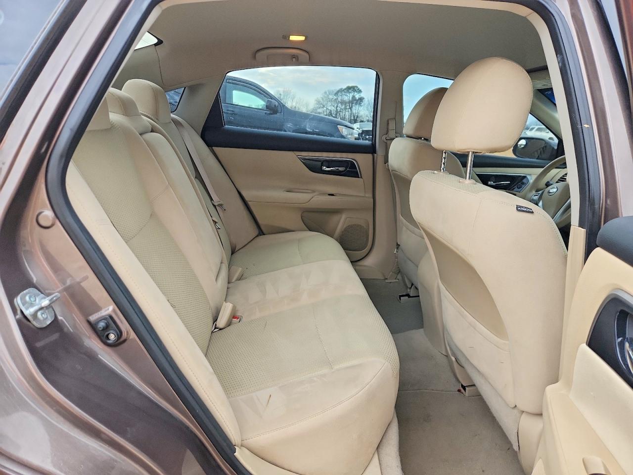 2014 Niss Altima Brown vin: 1N4AL3AP5EC400656