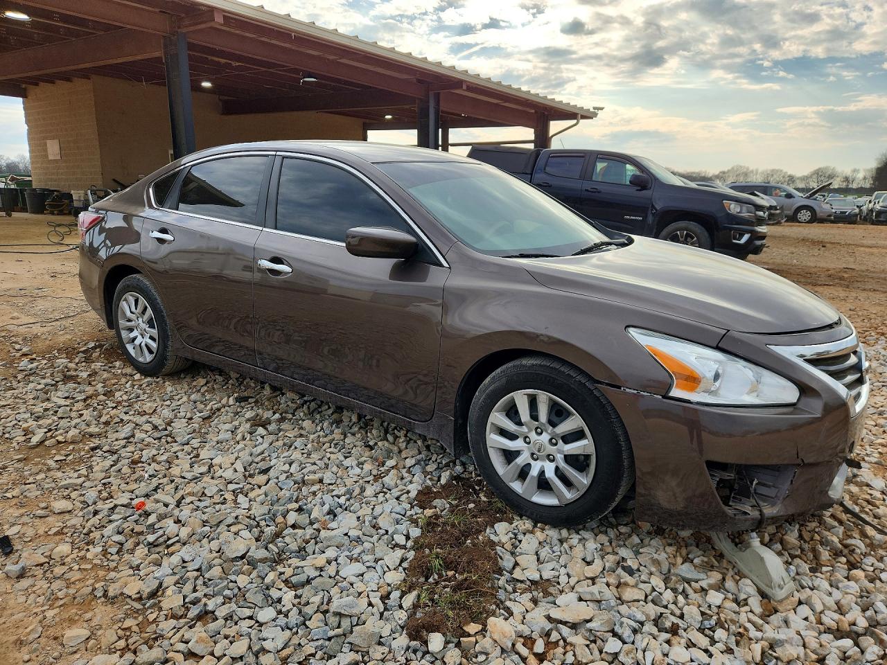 2014 Niss Altima Brown vin: 1N4AL3AP5EC400656
