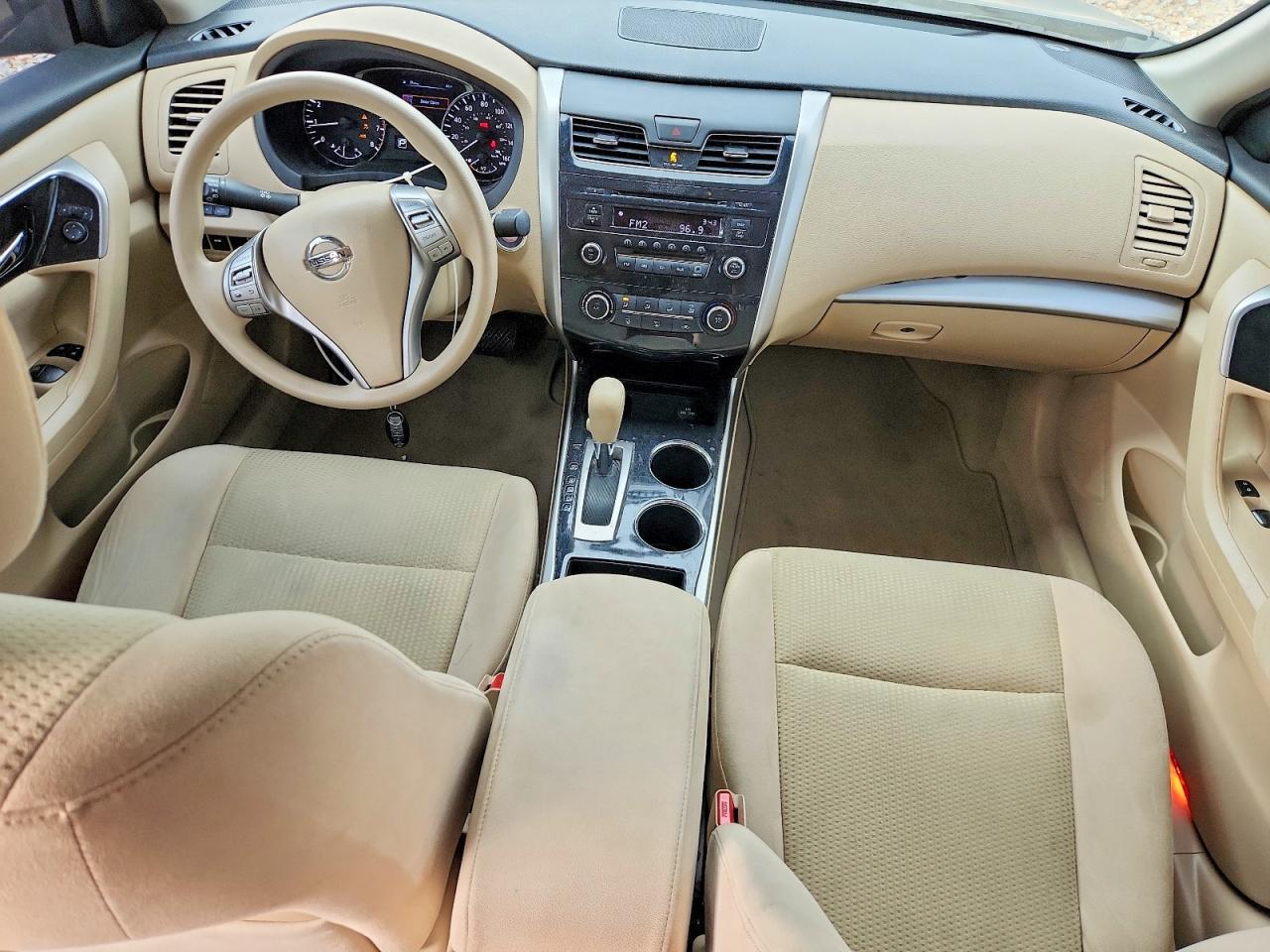 2014 Niss Altima Brown vin: 1N4AL3AP5EC400656