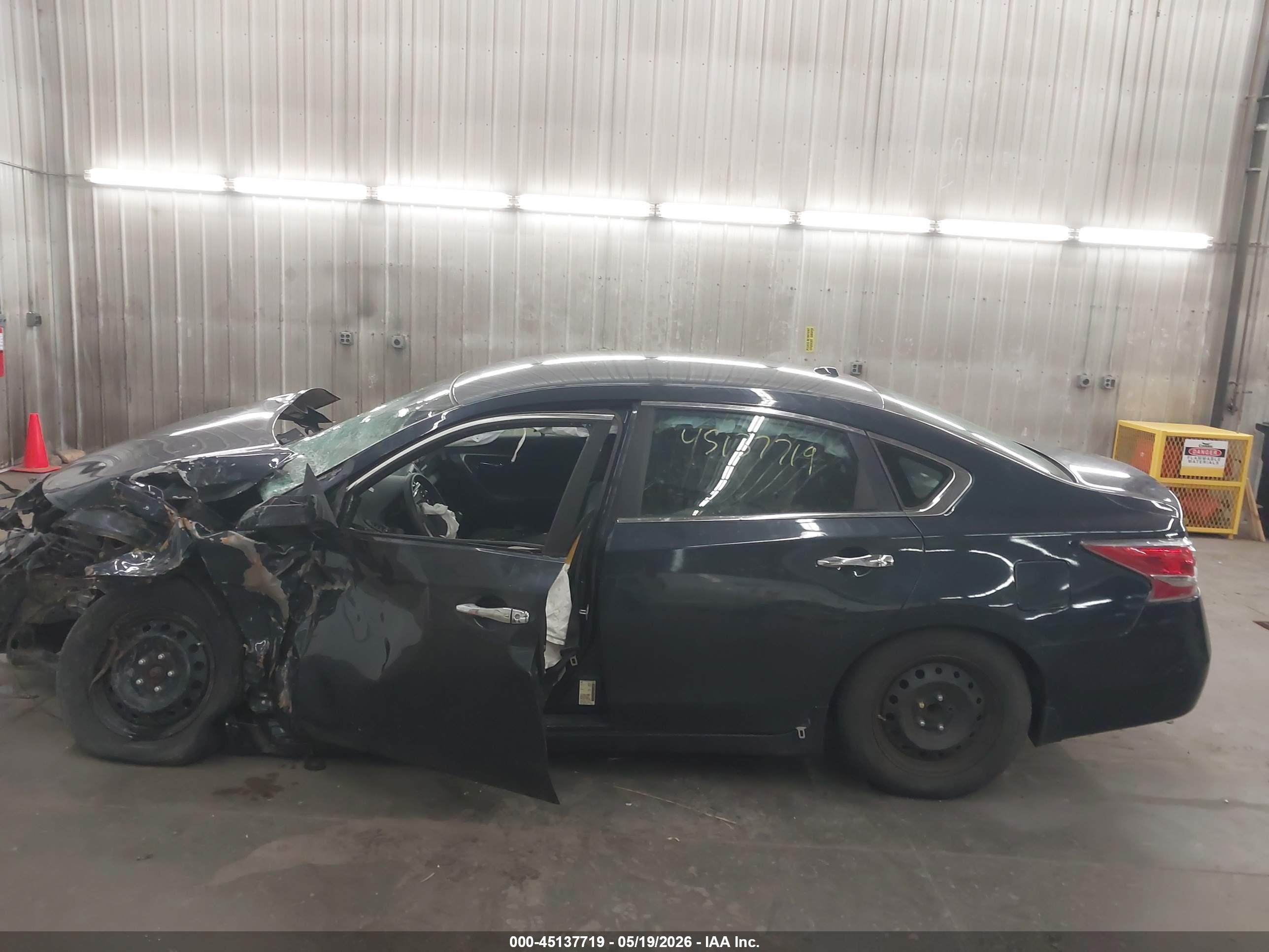 2014 Nissan Altima 2.5 S Dark Blue vin: 1N4AL3AP5EC413391