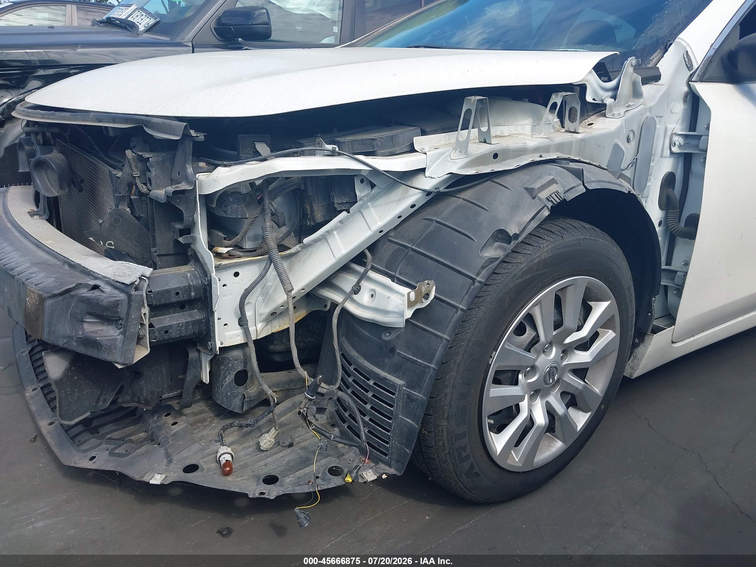 2014 Nissan Altima 2.5/2.5 S/2.5 Sl/2.5 Sv White vin: 1N4AL3AP5EC423029