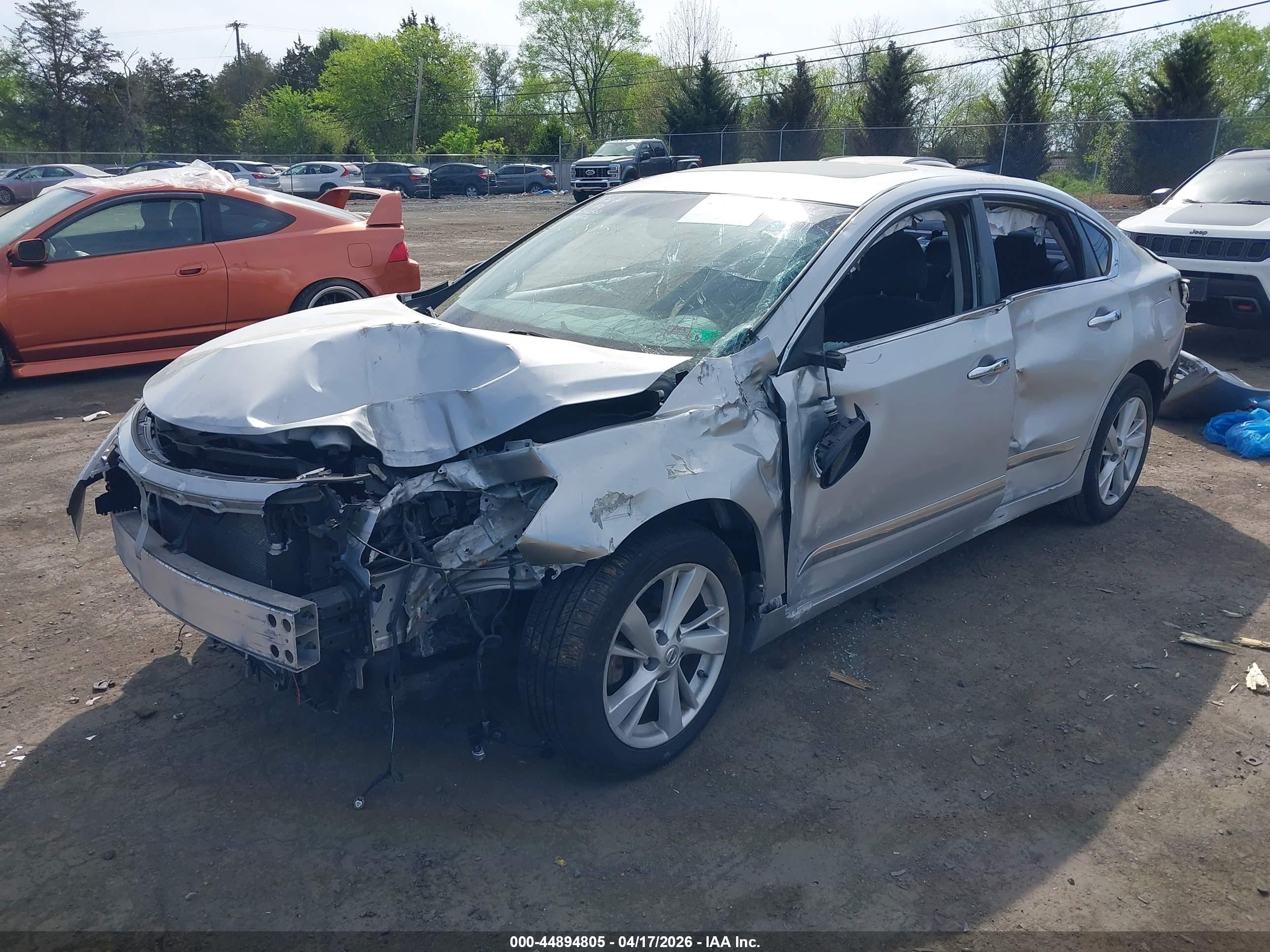 2014 Nissan Altima 2.5 Sv Серебряный vin: 1N4AL3AP5EC900526