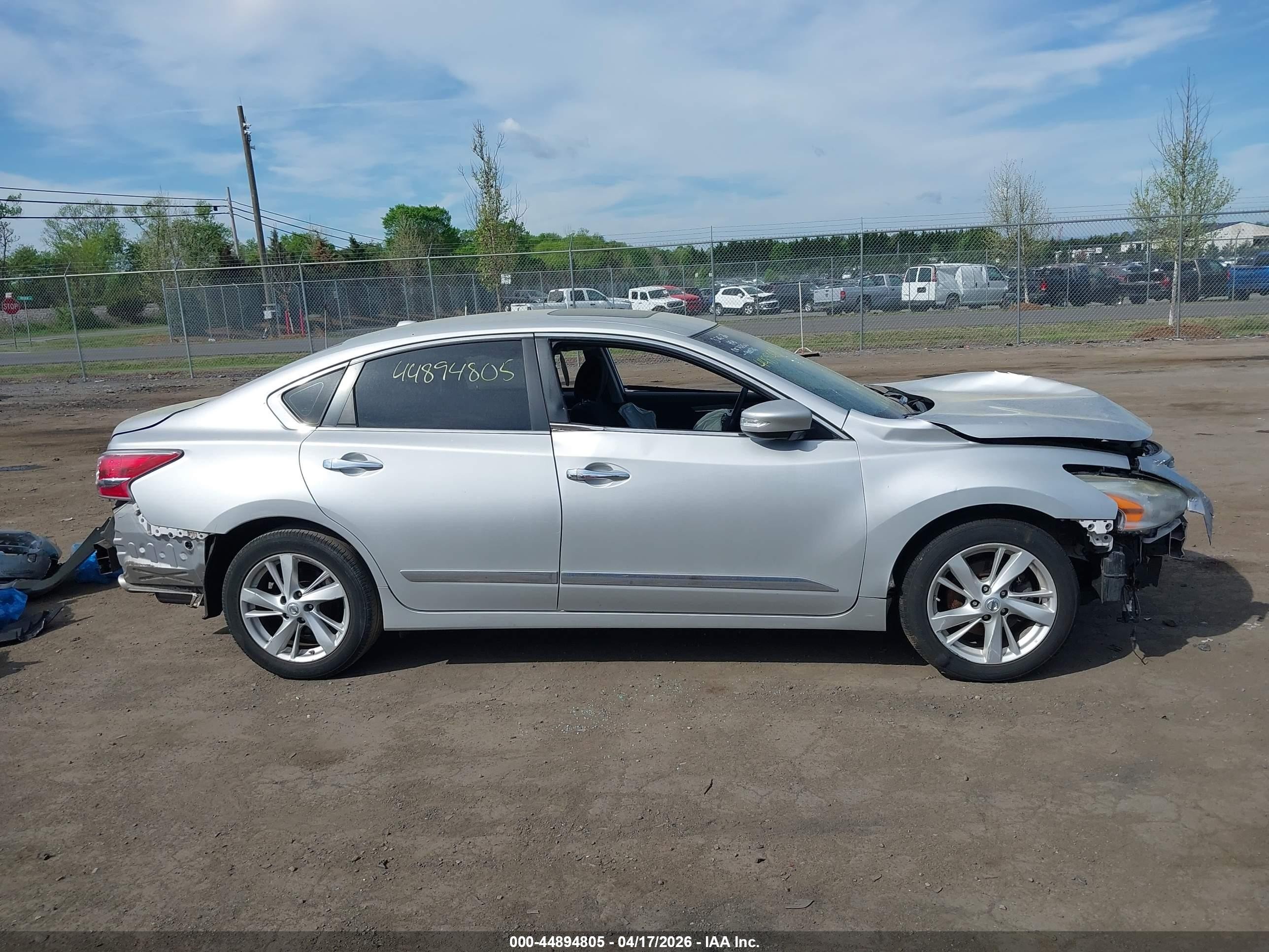 2014 Nissan Altima 2.5 Sv Серебряный vin: 1N4AL3AP5EC900526