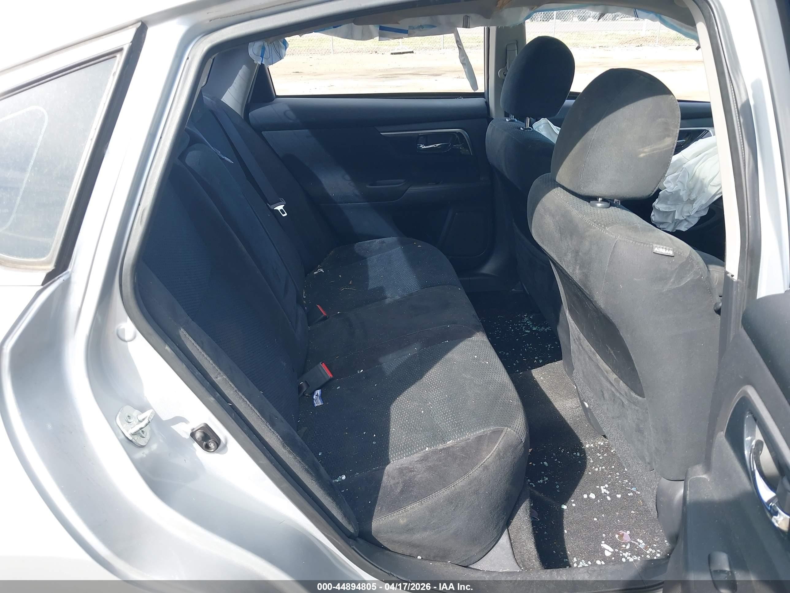 2014 Nissan Altima 2.5 Sv Серебряный vin: 1N4AL3AP5EC900526