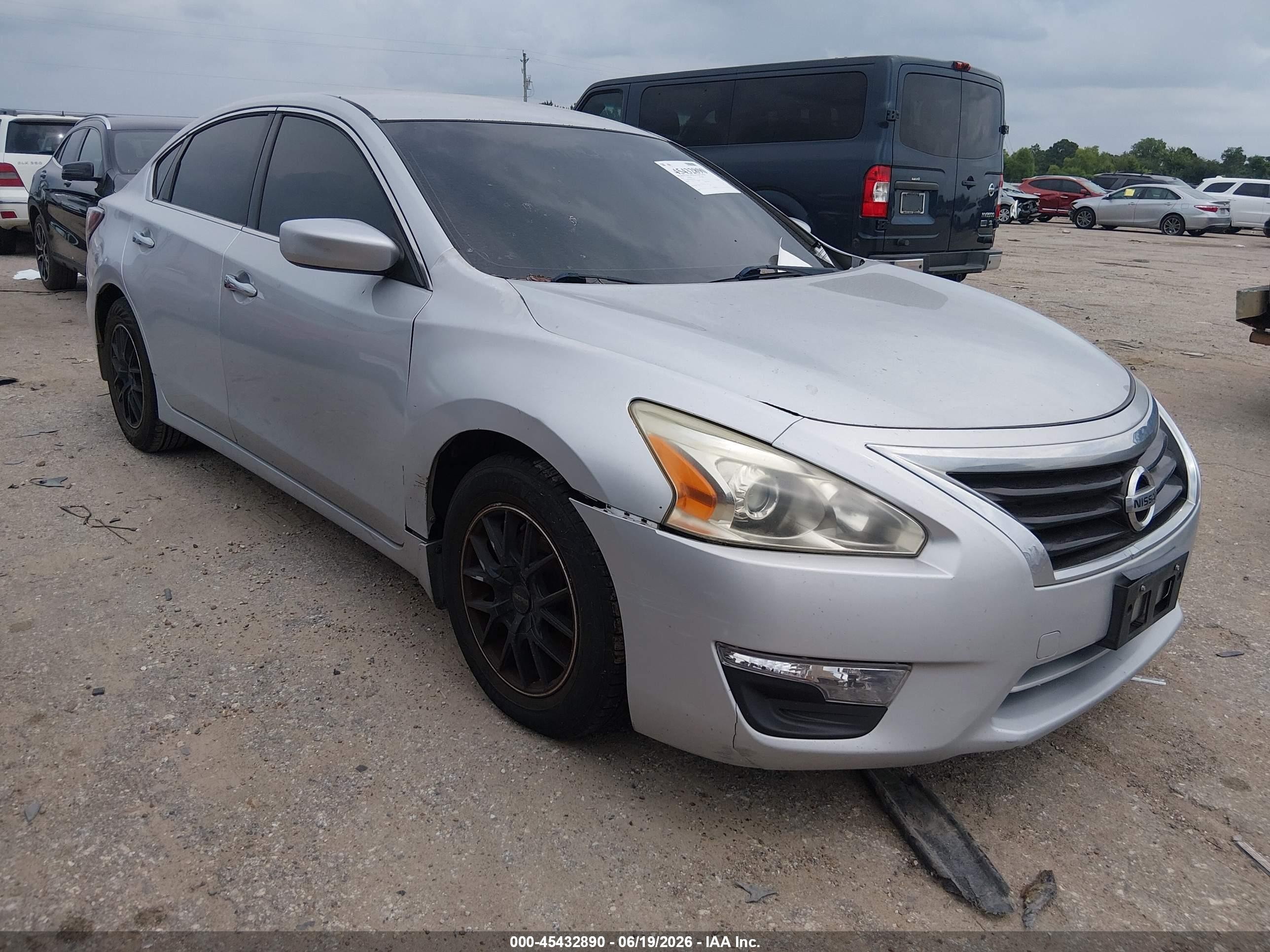 2014 Nissan Altima 2.5 S Silver vin: 1N4AL3AP5EN207525