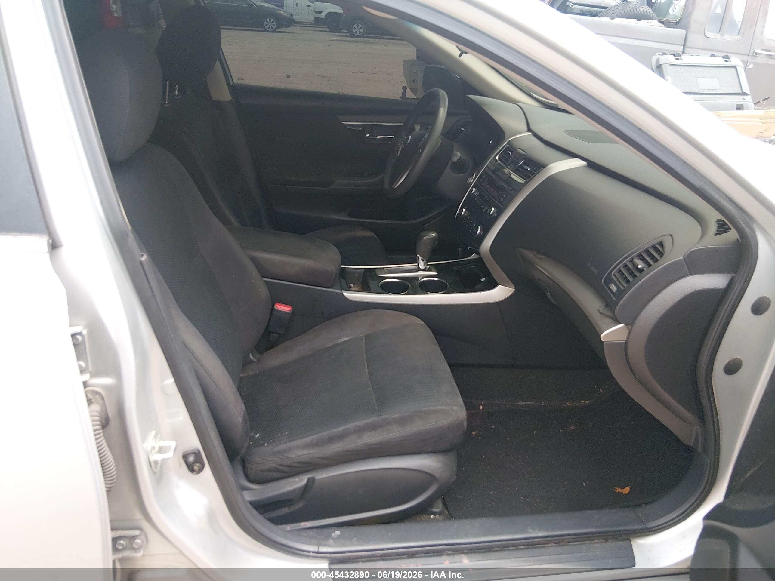 2014 Nissan Altima 2.5 S Silver vin: 1N4AL3AP5EN207525