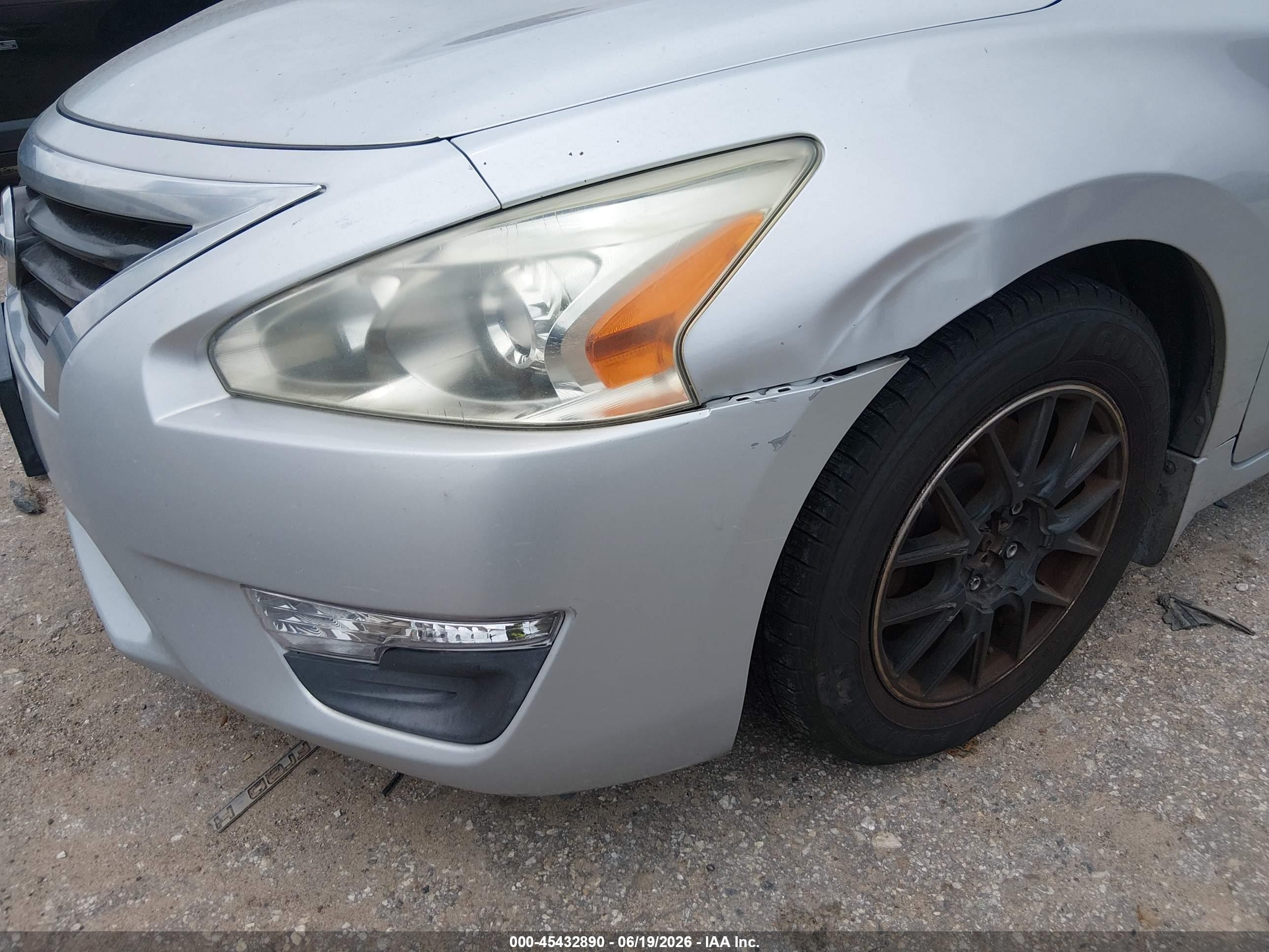 2014 Nissan Altima 2.5 S Silver vin: 1N4AL3AP5EN207525