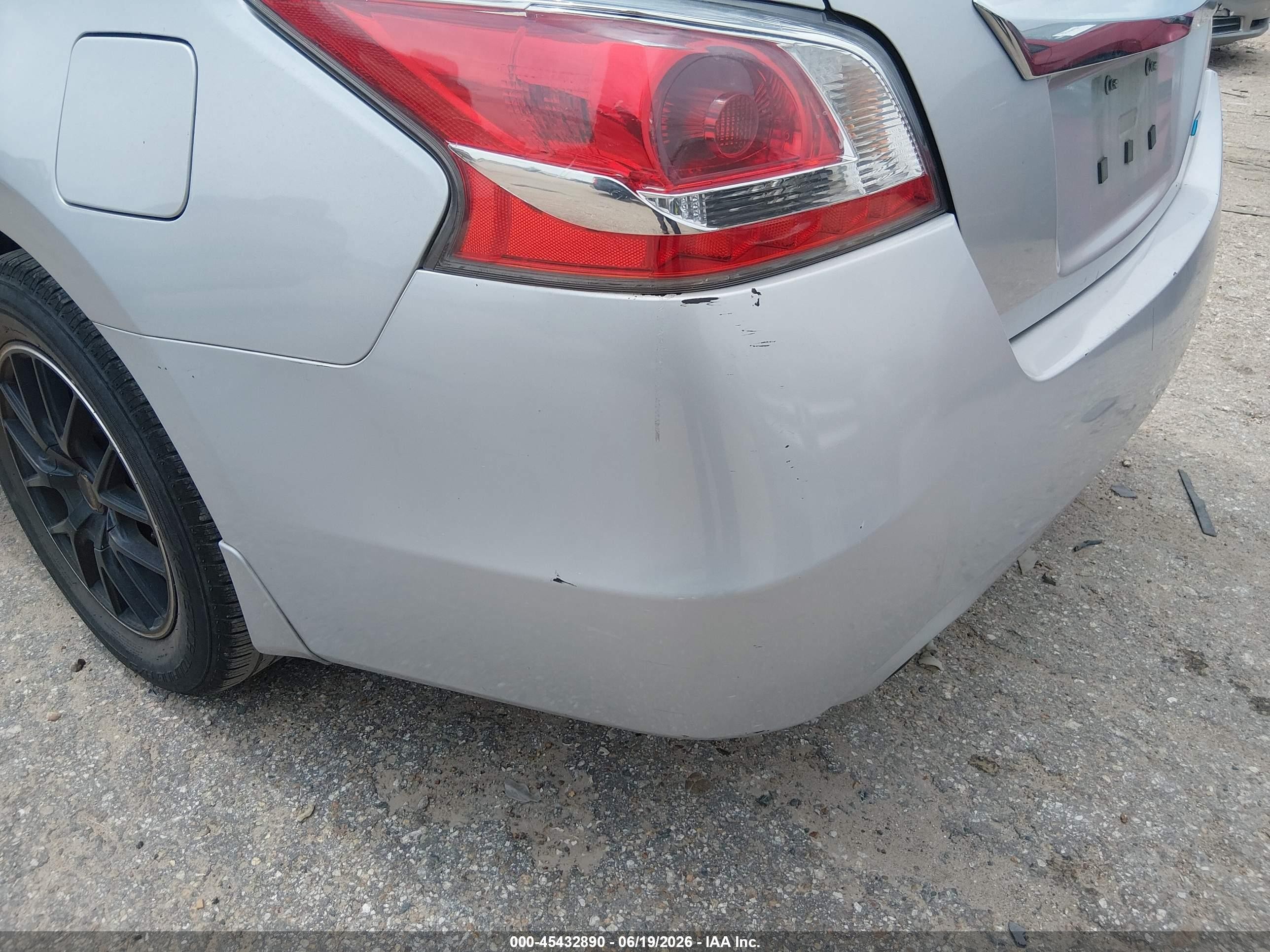 2014 Nissan Altima 2.5 S Silver vin: 1N4AL3AP5EN207525