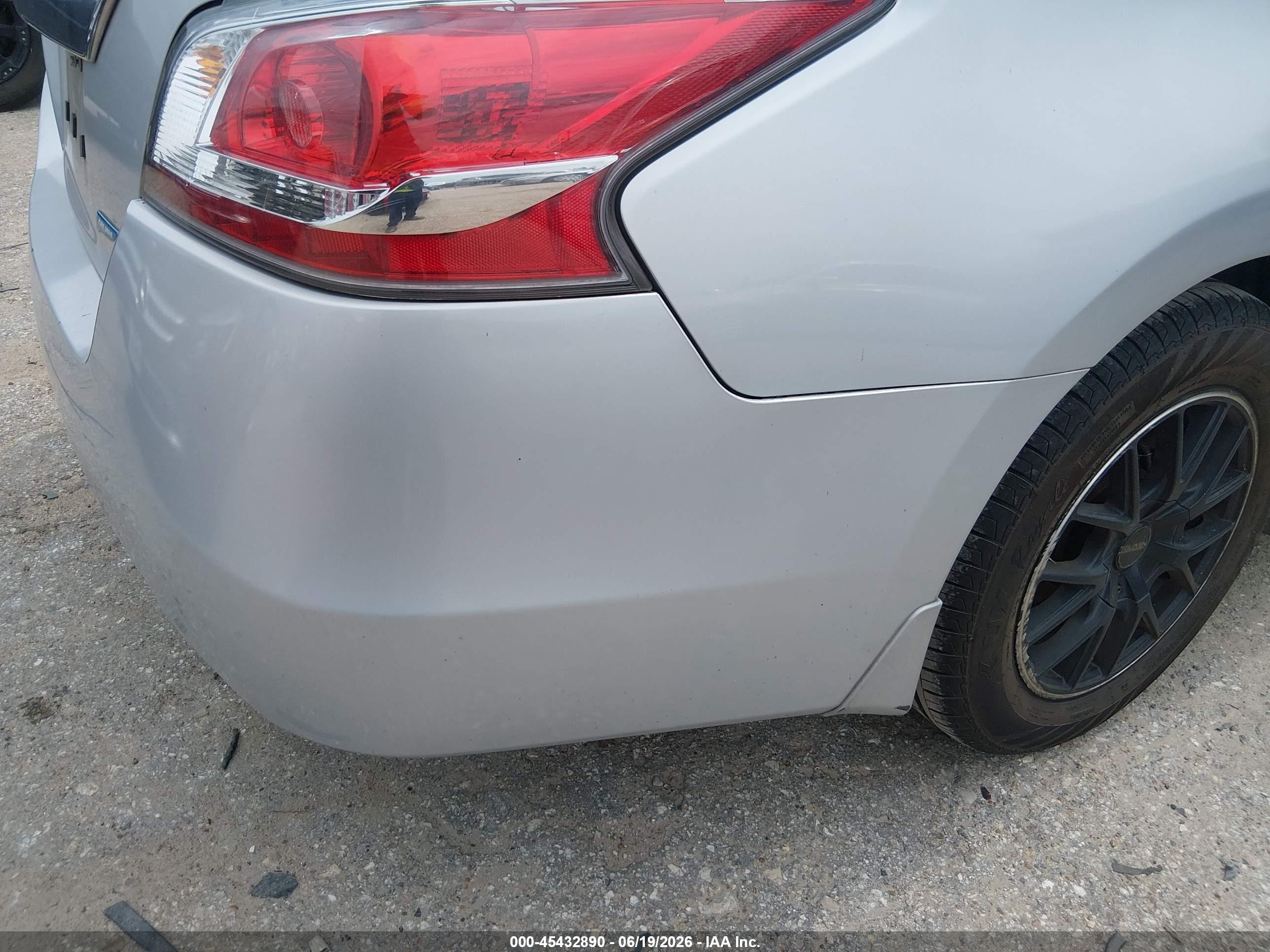 2014 Nissan Altima 2.5 S Silver vin: 1N4AL3AP5EN207525