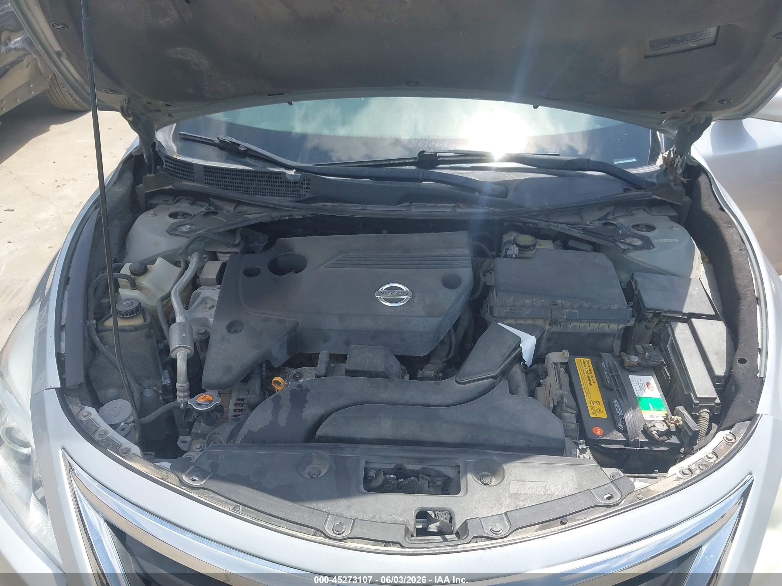 2014 Nissan Altima 2.5 S Silver vin: 1N4AL3AP5EN207685