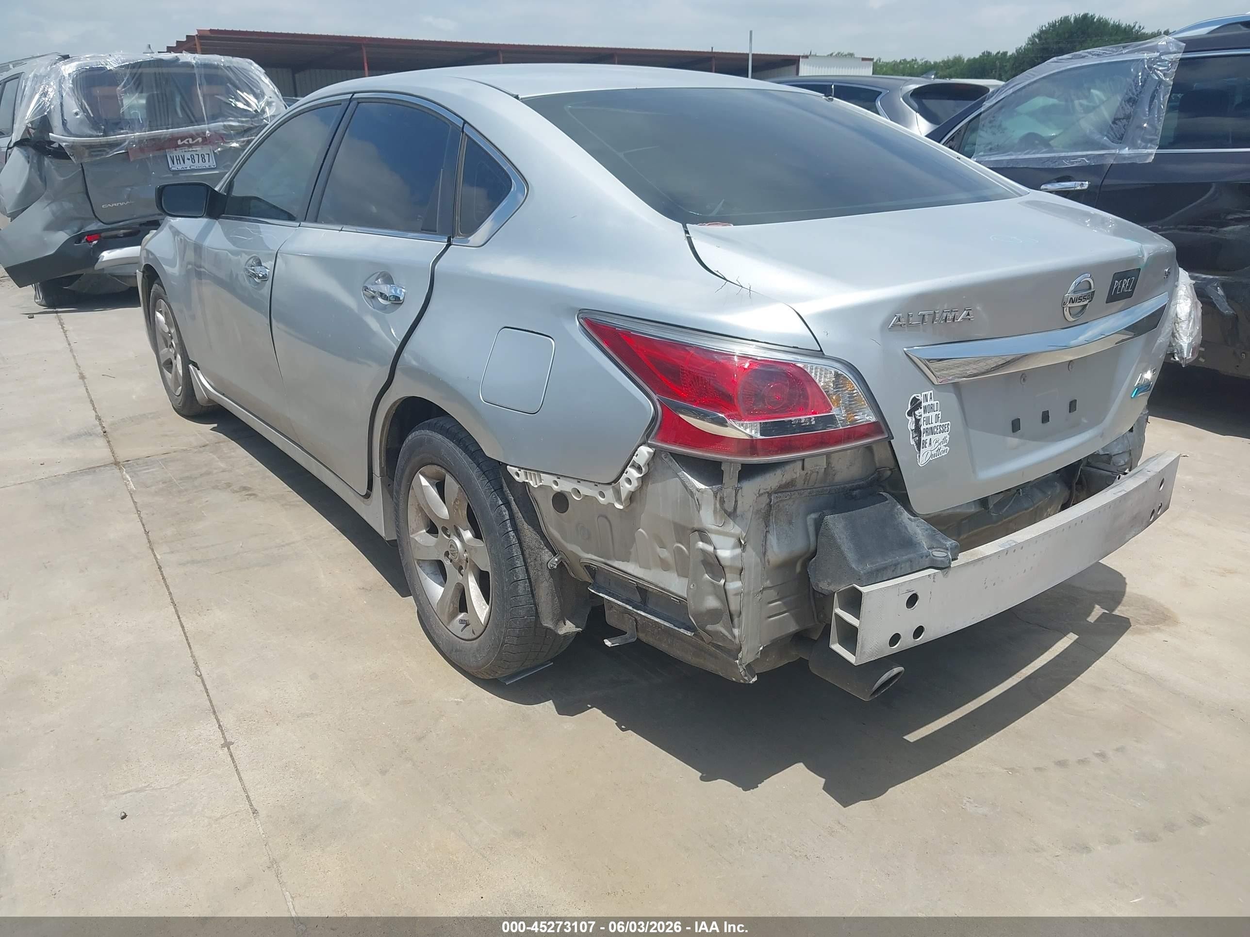 2014 Nissan Altima 2.5 S Silver vin: 1N4AL3AP5EN207685