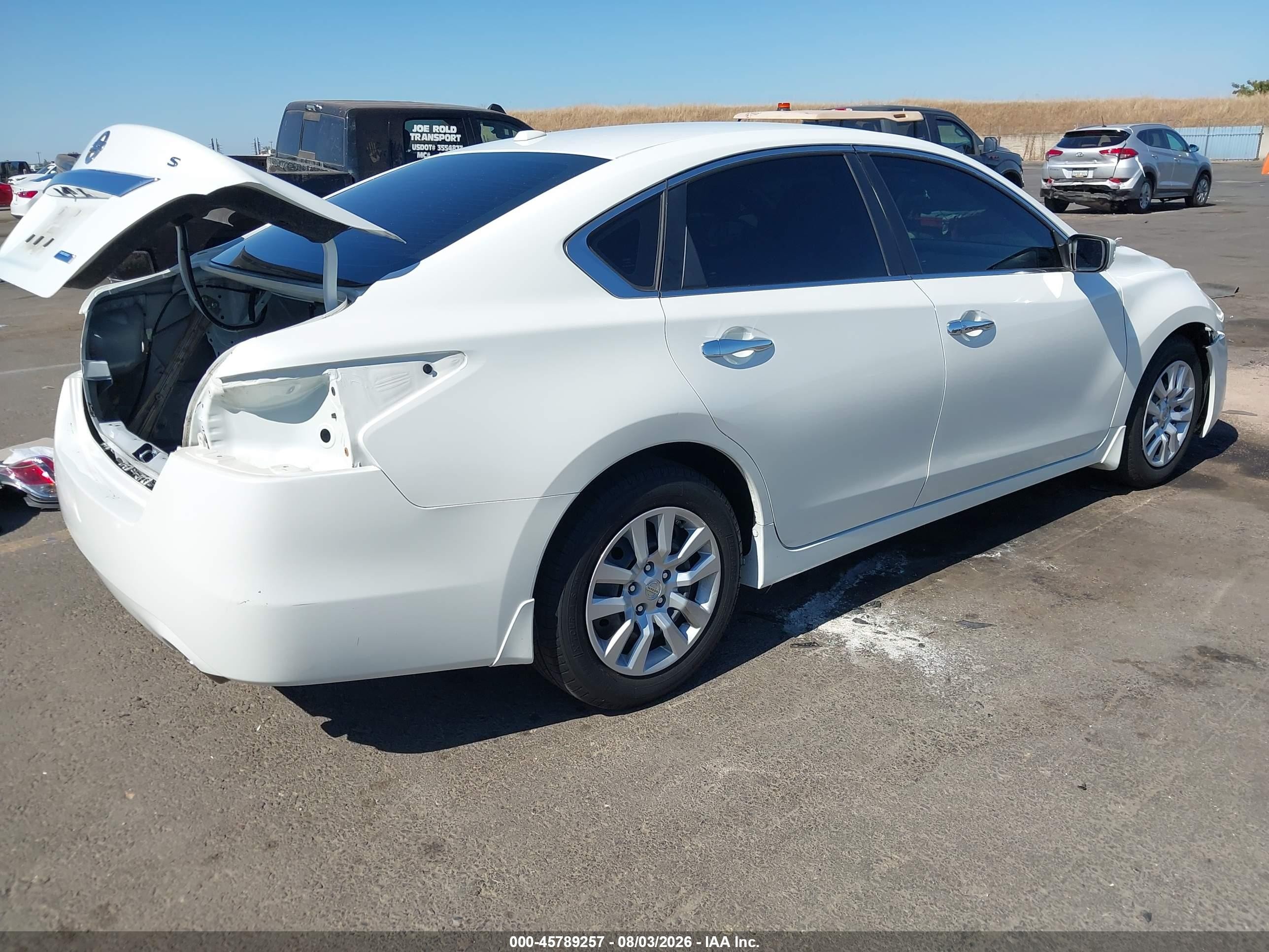 2014 Nissan Altima 2.5 S White vin: 1N4AL3AP5EN258877