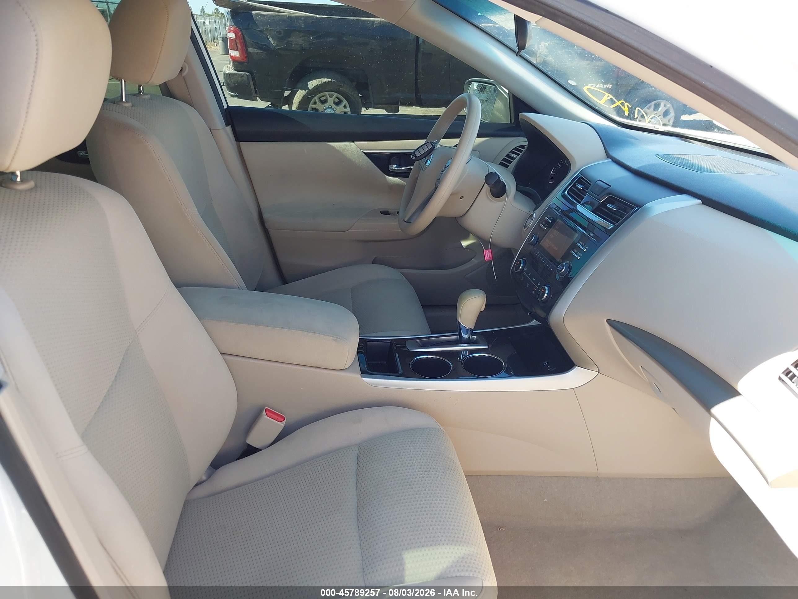 2014 Nissan Altima 2.5 S White vin: 1N4AL3AP5EN258877