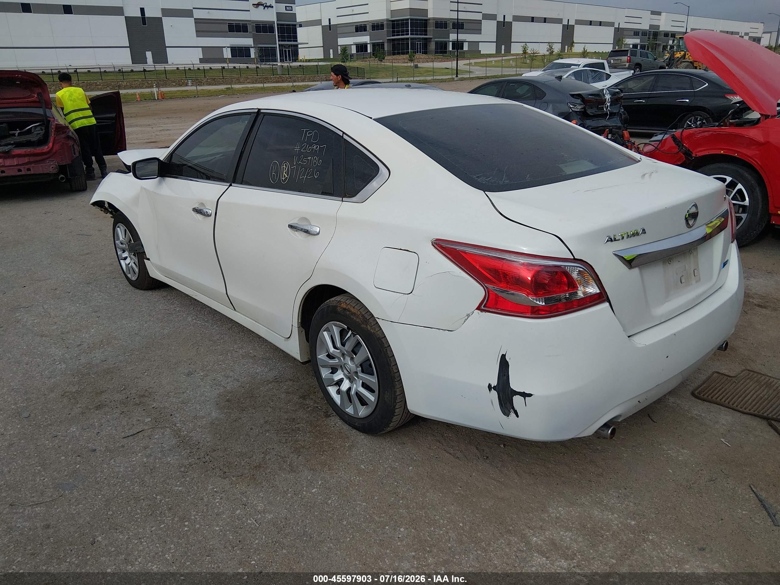 2014 Nissan Altima 2.5 S White vin: 1N4AL3AP5EN259186