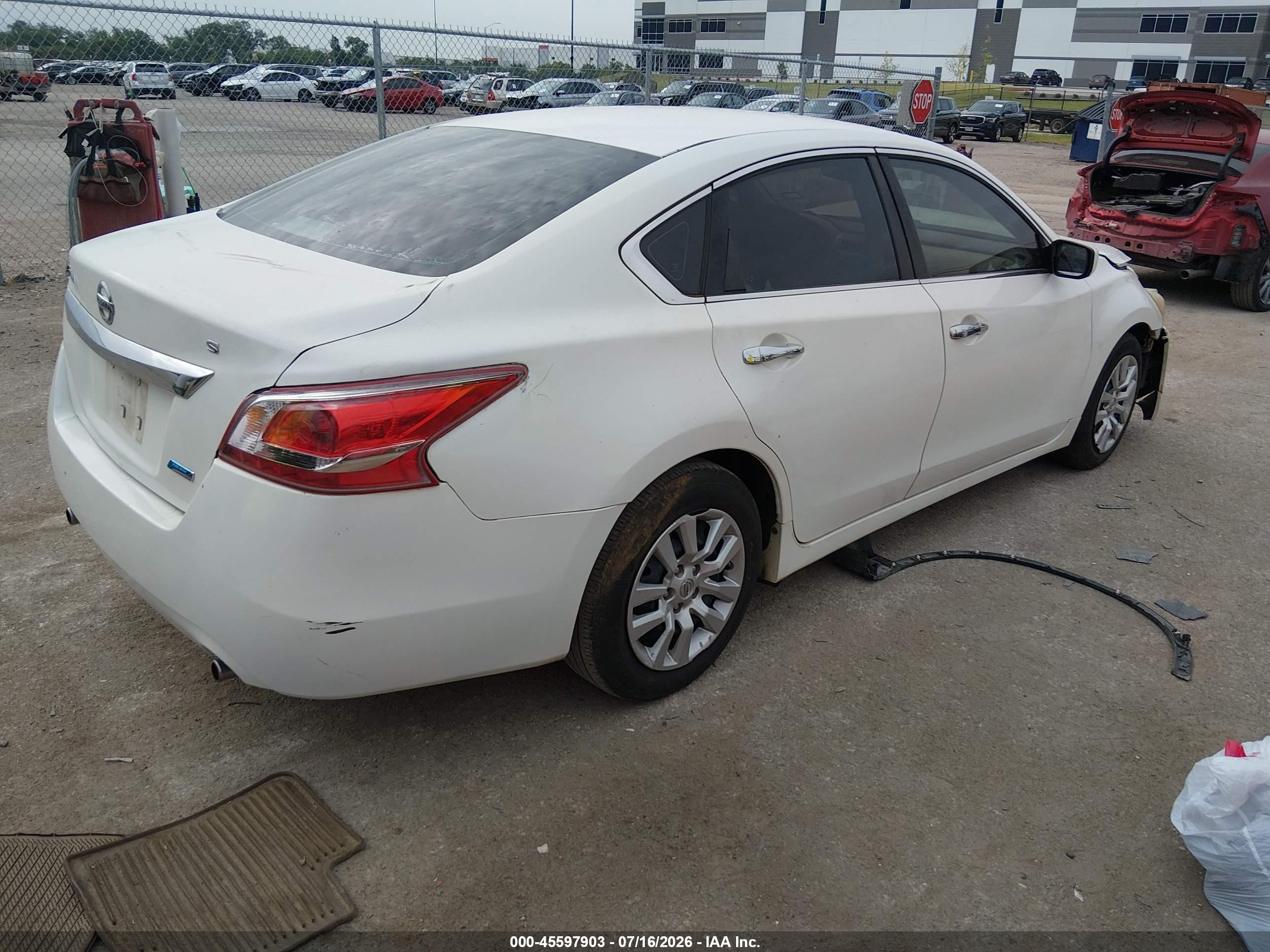 2014 Nissan Altima 2.5 S White vin: 1N4AL3AP5EN259186