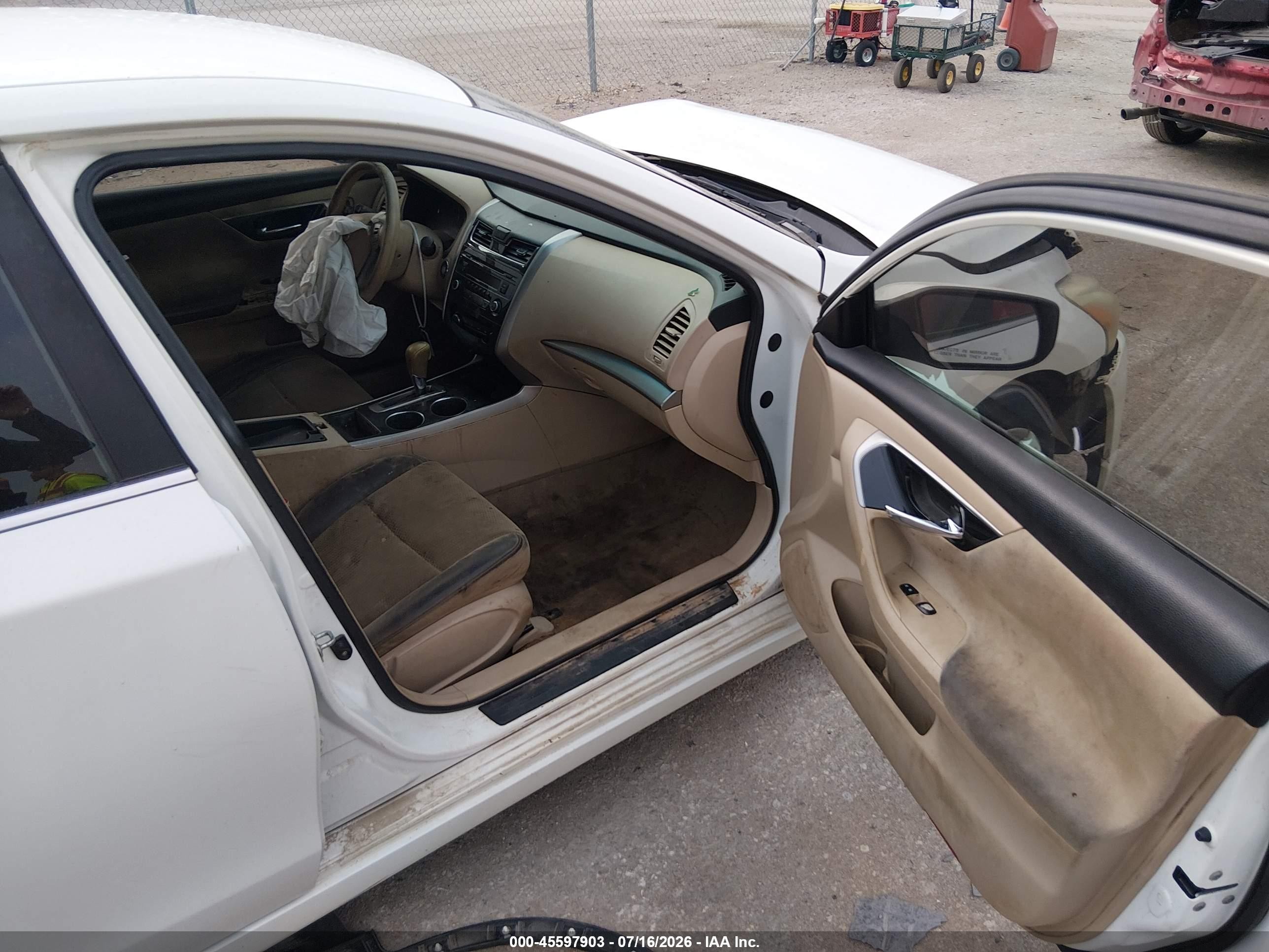 2014 Nissan Altima 2.5 S White vin: 1N4AL3AP5EN259186