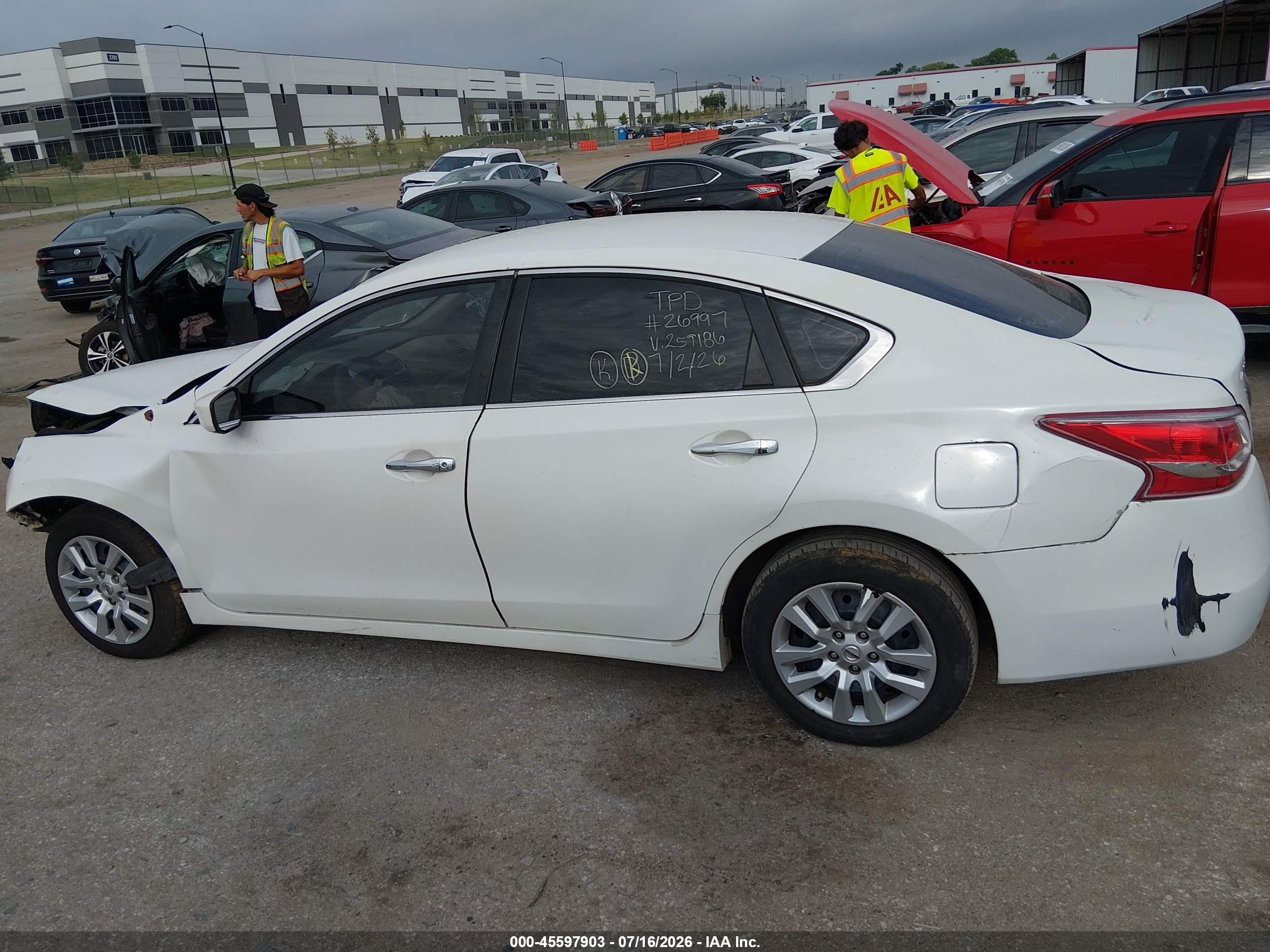 2014 Nissan Altima 2.5 S White vin: 1N4AL3AP5EN259186
