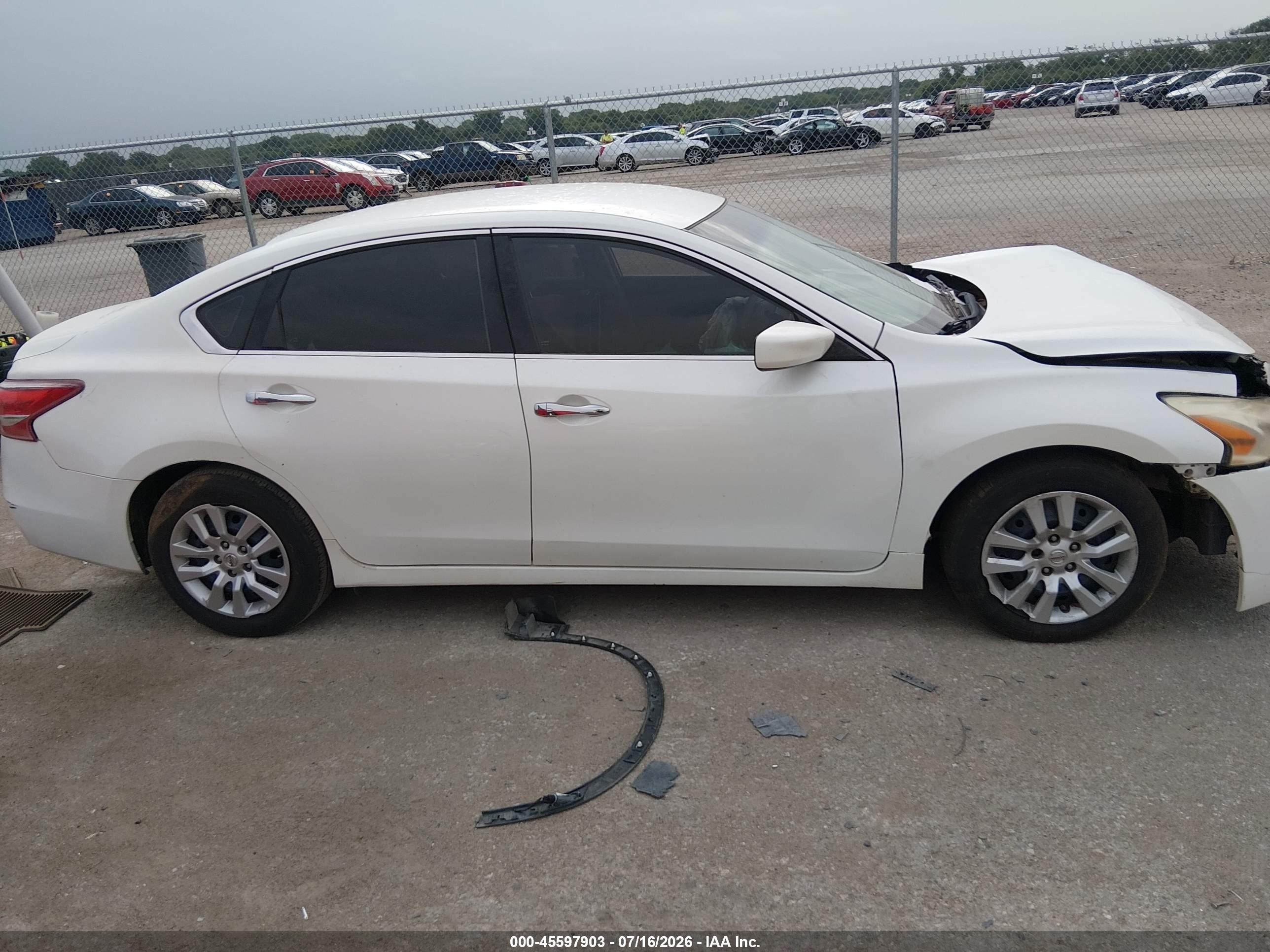 2014 Nissan Altima 2.5 S White vin: 1N4AL3AP5EN259186