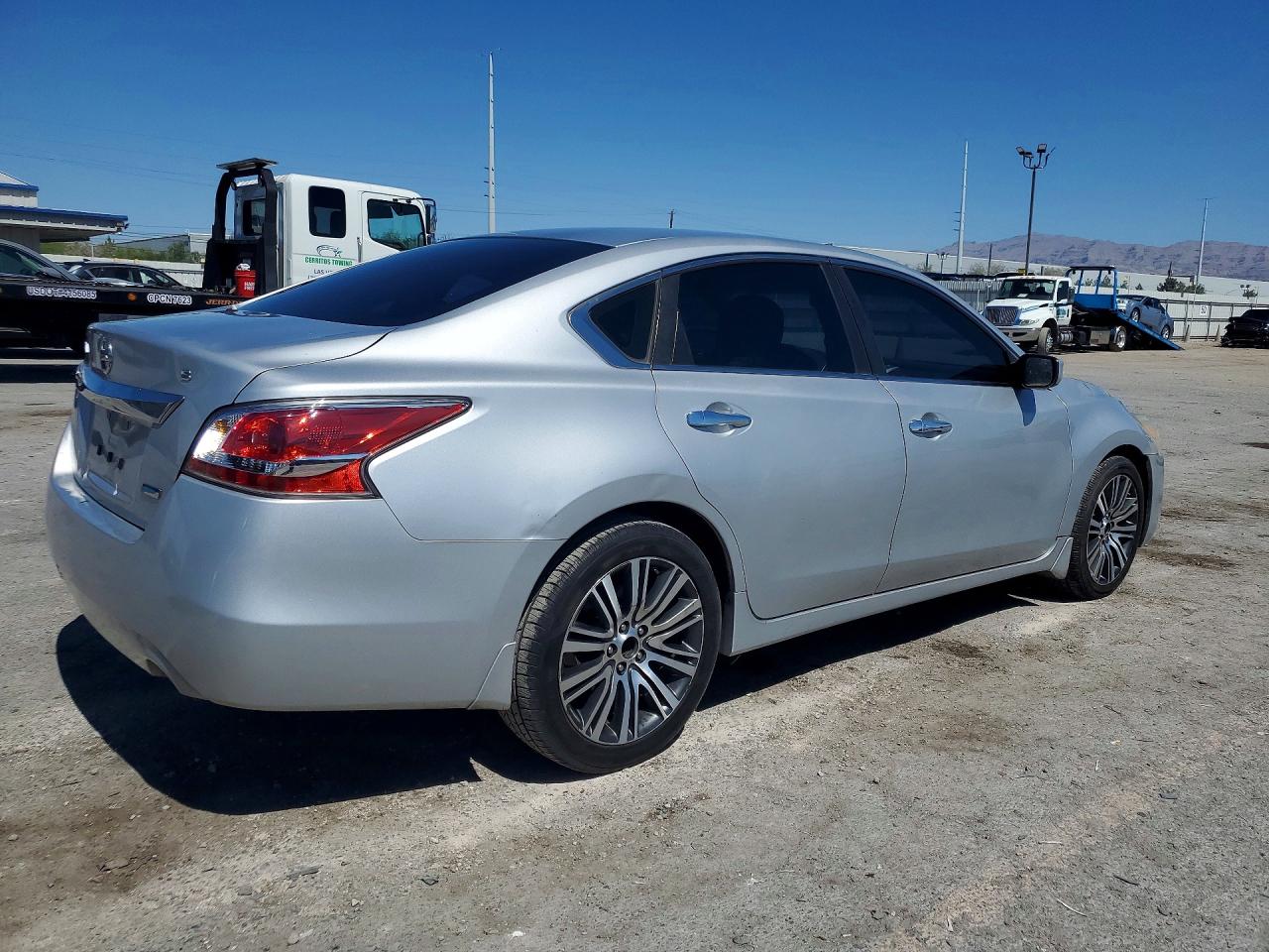 2014 Nissan Altima 2.5 S Серебряный vin: 1N4AL3AP5EN259737