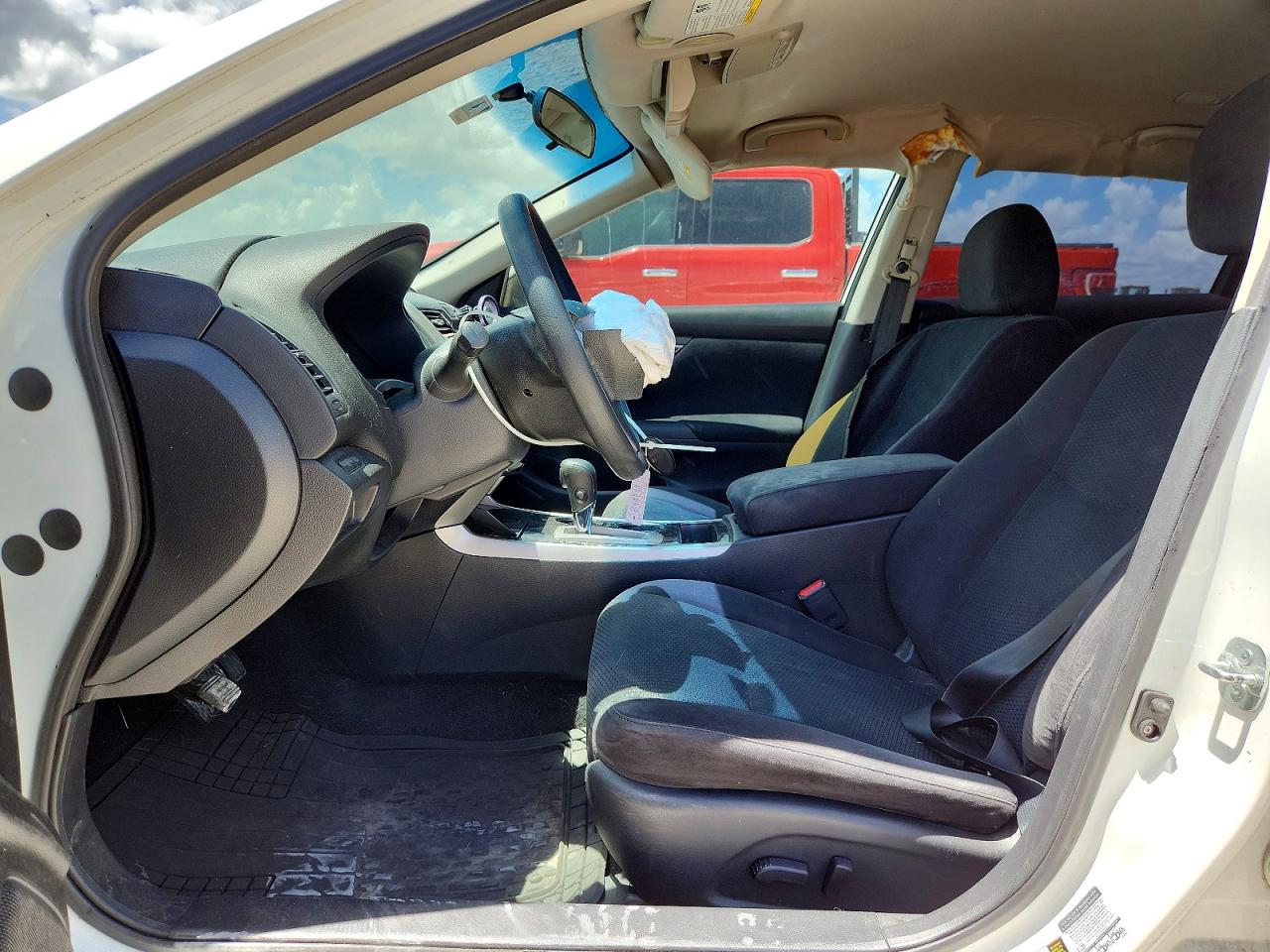 2014 Nissan Altima 2.5 S White vin: 1N4AL3AP5EN330466