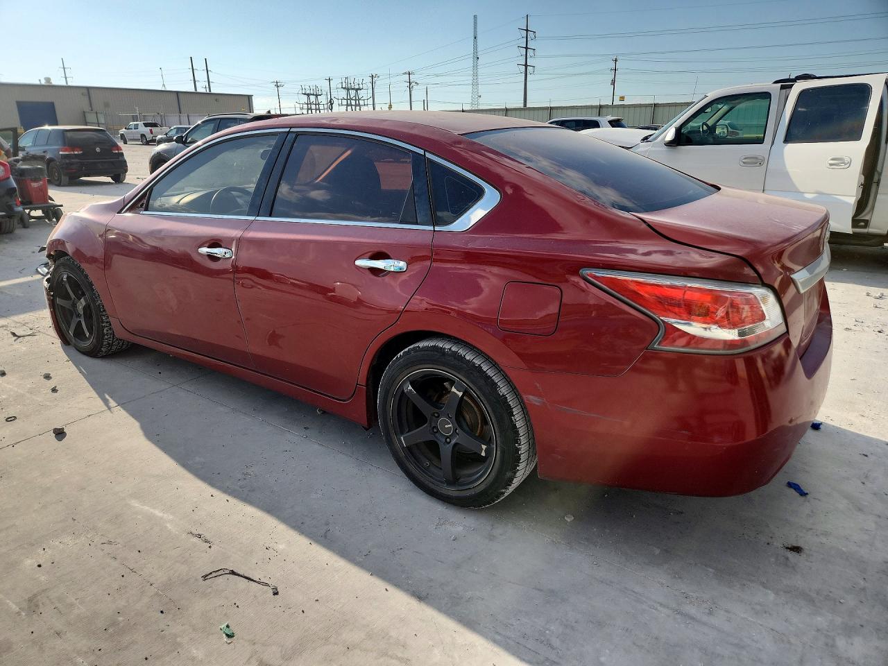2014 Nissan Altima 2.5 S Red vin: 1N4AL3AP5EN350023