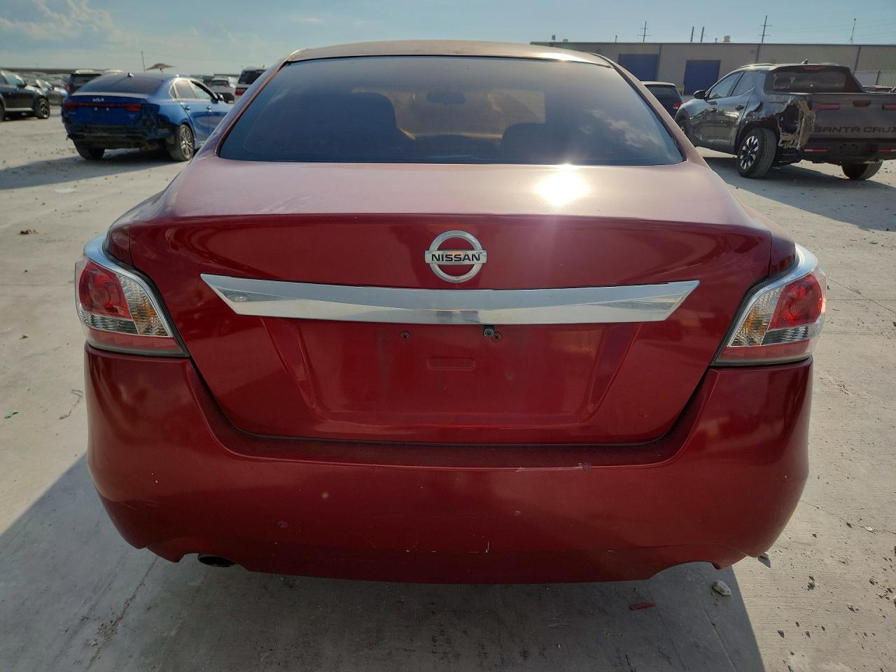 2014 Nissan Altima 2.5 S Red vin: 1N4AL3AP5EN350023