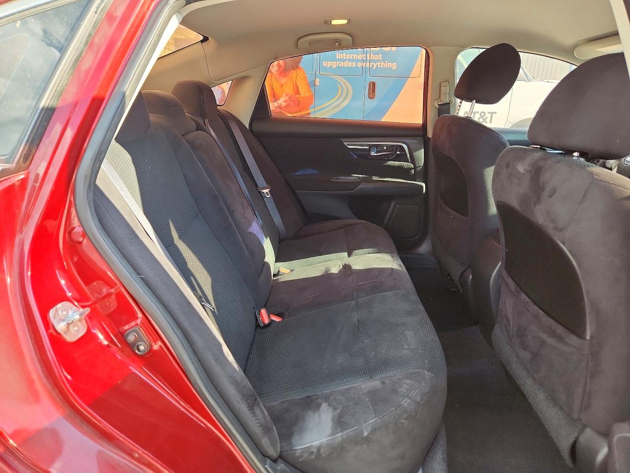 2014 Nissan Altima 2.5 S Red vin: 1N4AL3AP5EN350023