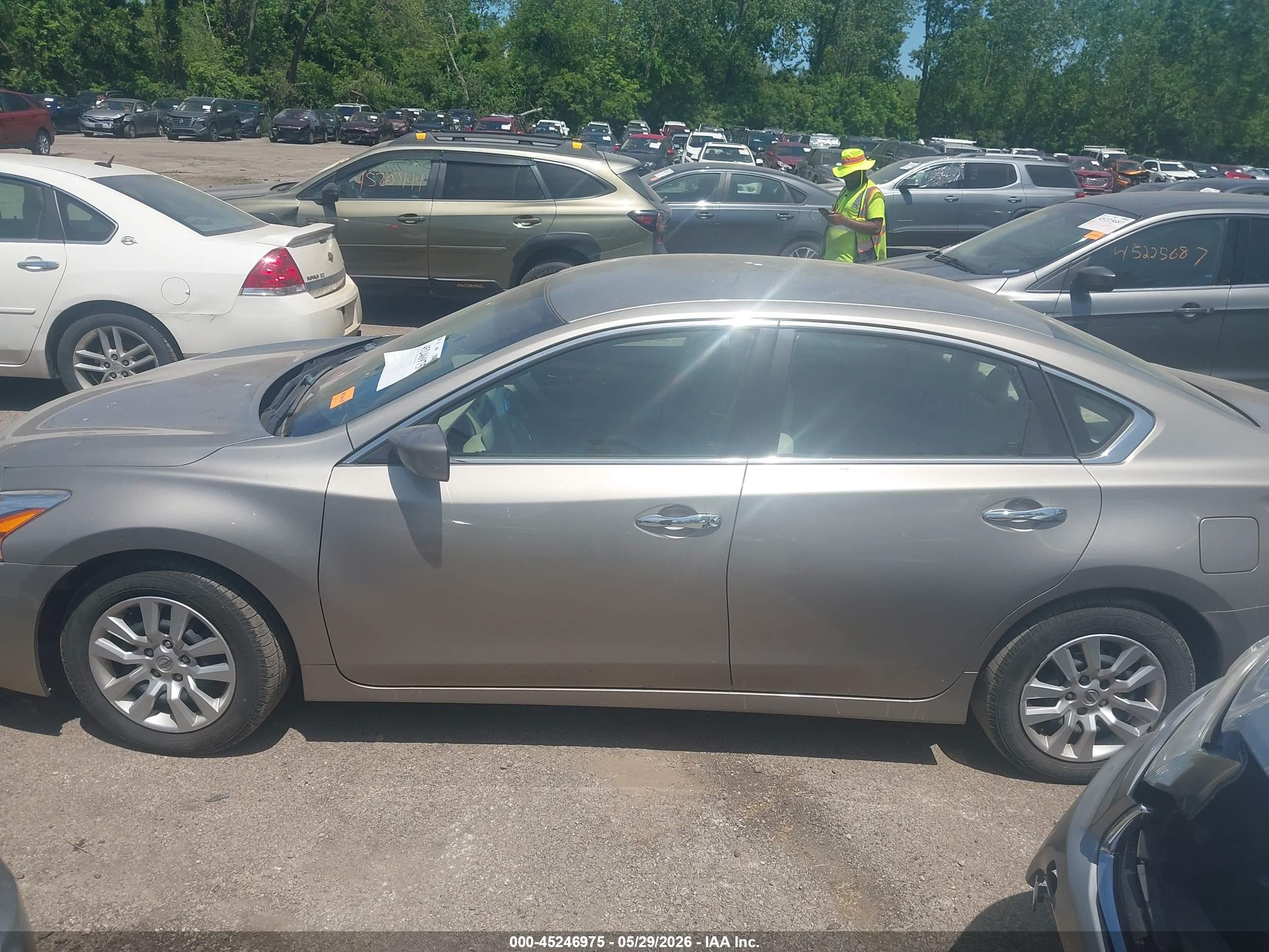2014 Nissan Altima 2.5 S Золотой vin: 1N4AL3AP5EN356713