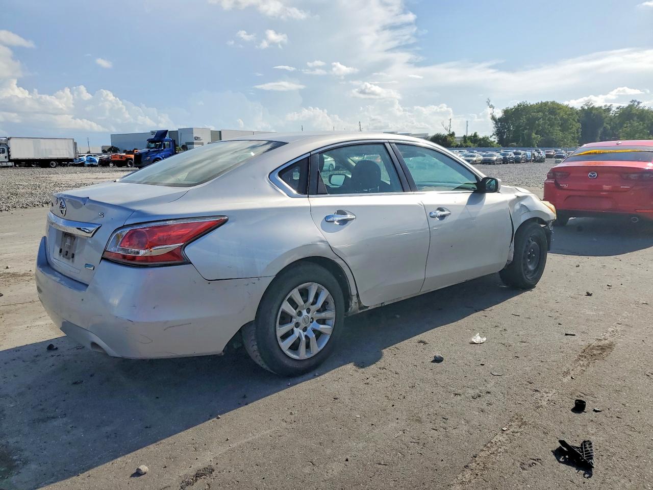 2014 Nissan Altima 2.5 S Silver vin: 1N4AL3AP5EN360146