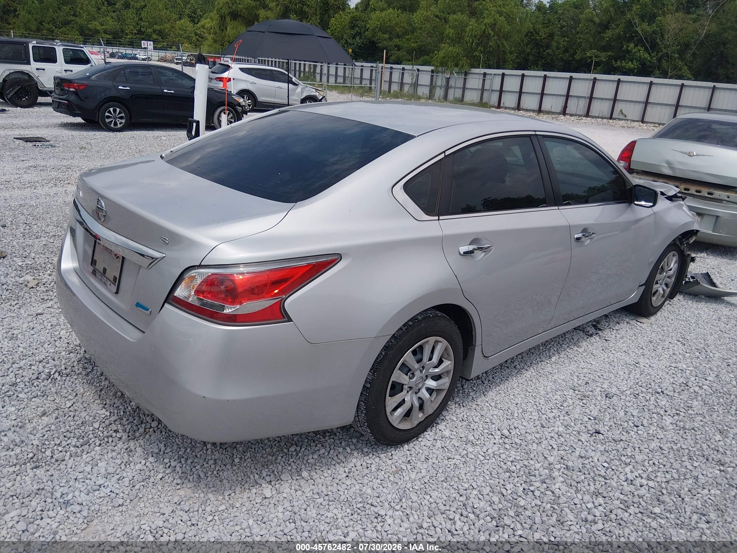 2014 Nissan Altima 2.5 S Silver vin: 1N4AL3AP5EN364553