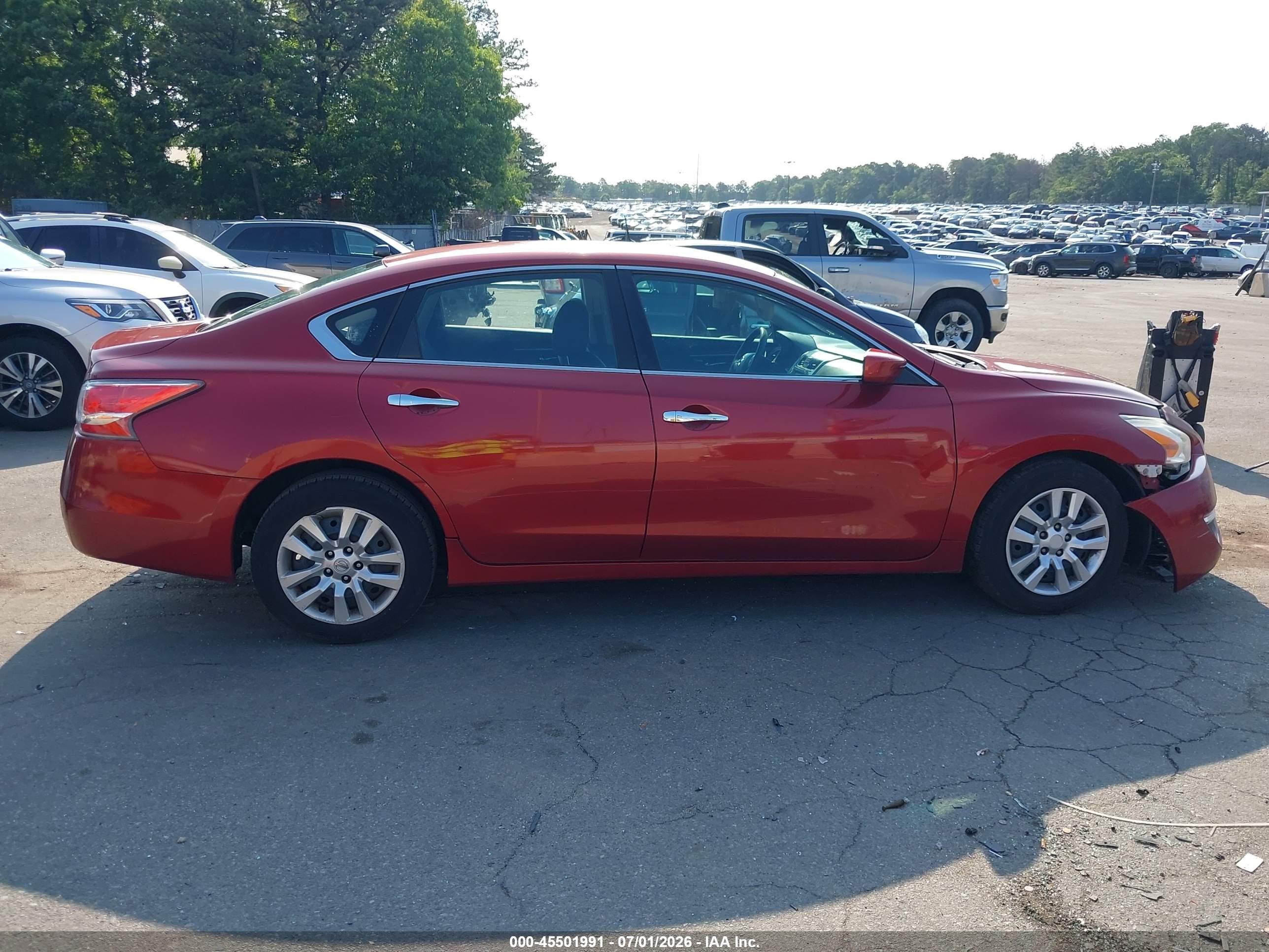 2014 Nissan Altima 2.5/2.5 S/2.5 Sl/2.5 Sv Red vin: 1N4AL3AP5EN384091