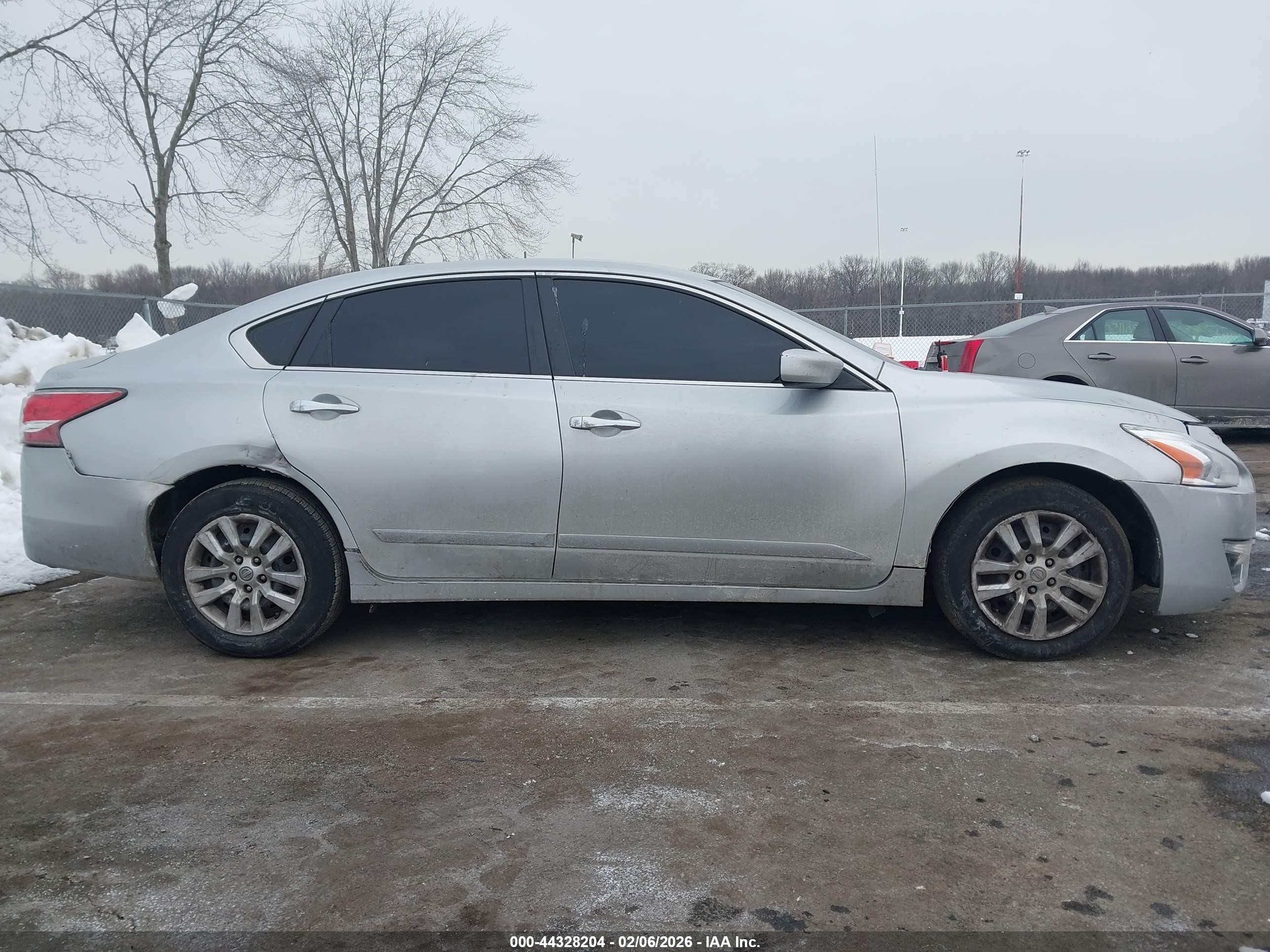2014 Nissan Altima 2.5 S Silver vin: 1N4AL3AP5EN387881