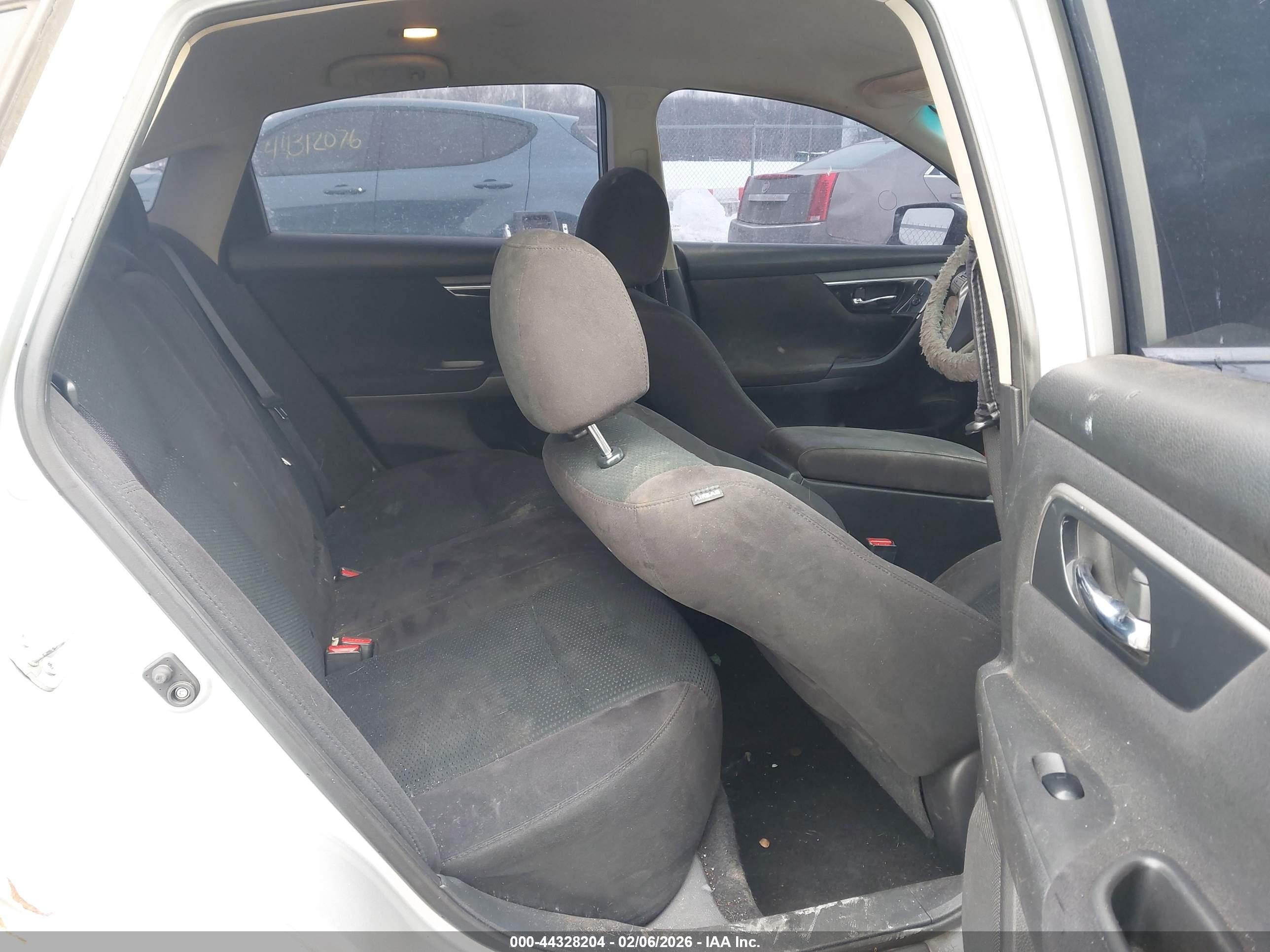 2014 Nissan Altima 2.5 S Silver vin: 1N4AL3AP5EN387881