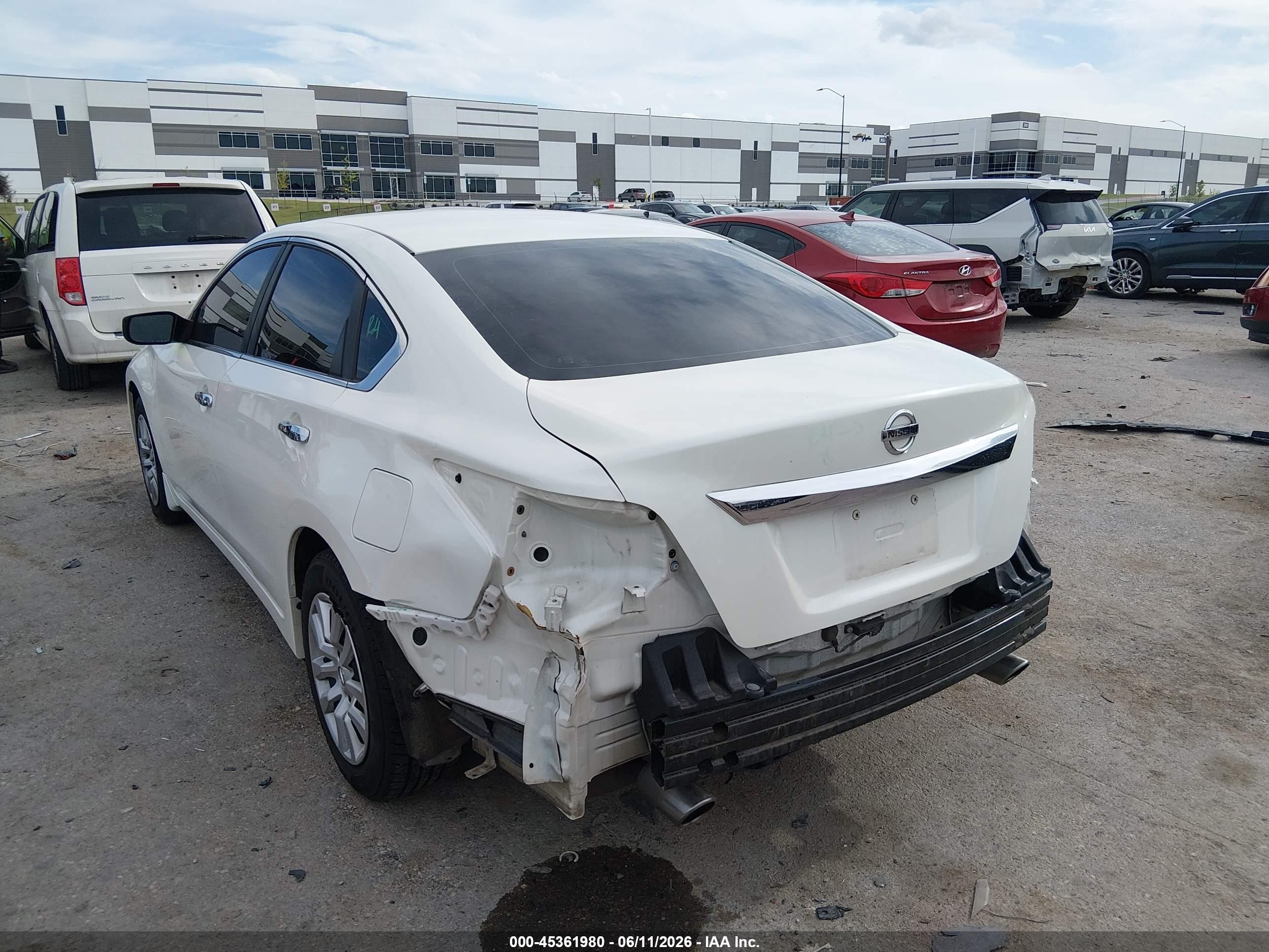 2015 Nissan Altima 2.5 S White vin: 1N4AL3AP5FC131172