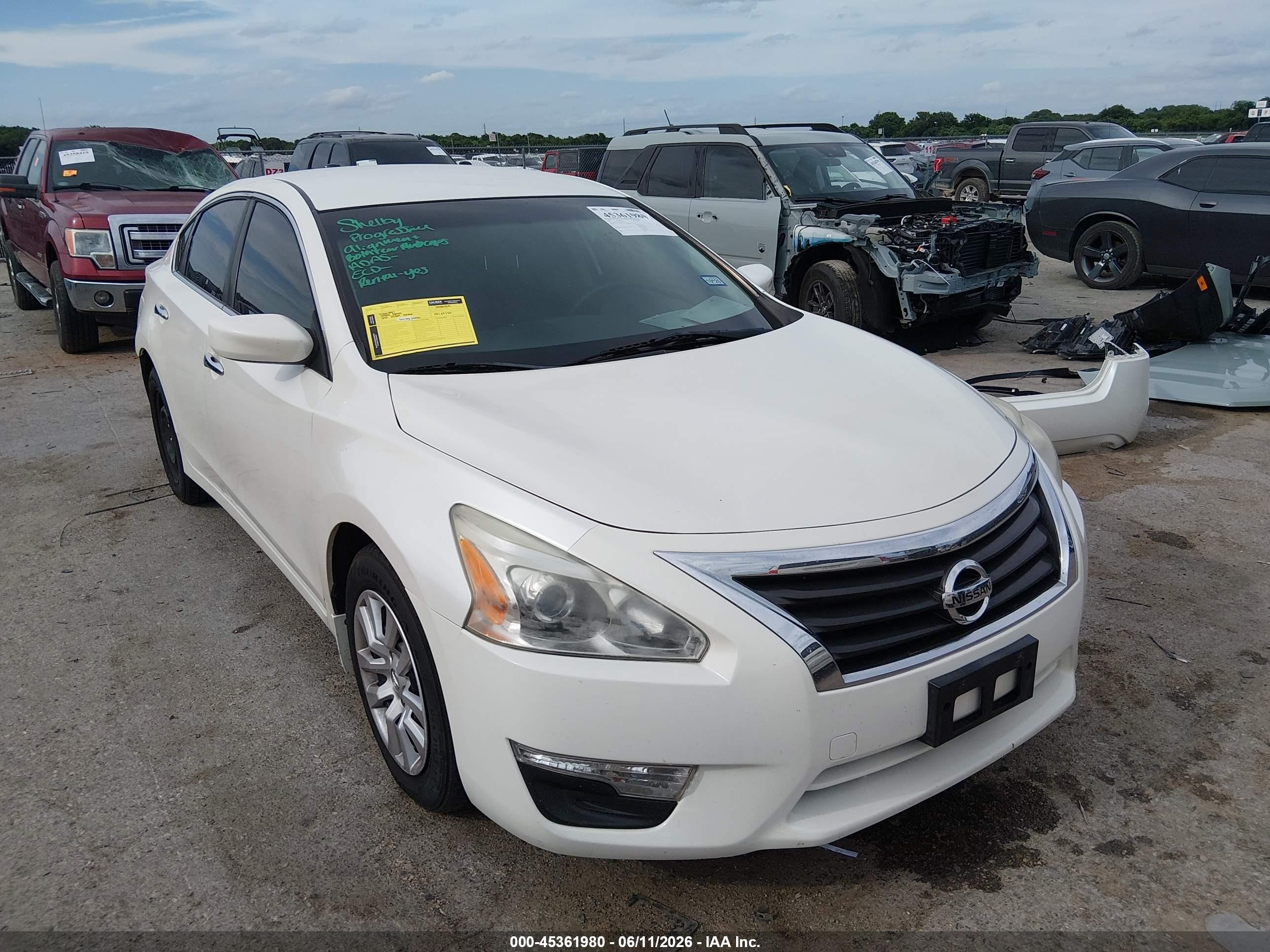 2015 Nissan Altima 2.5 S White vin: 1N4AL3AP5FC131172