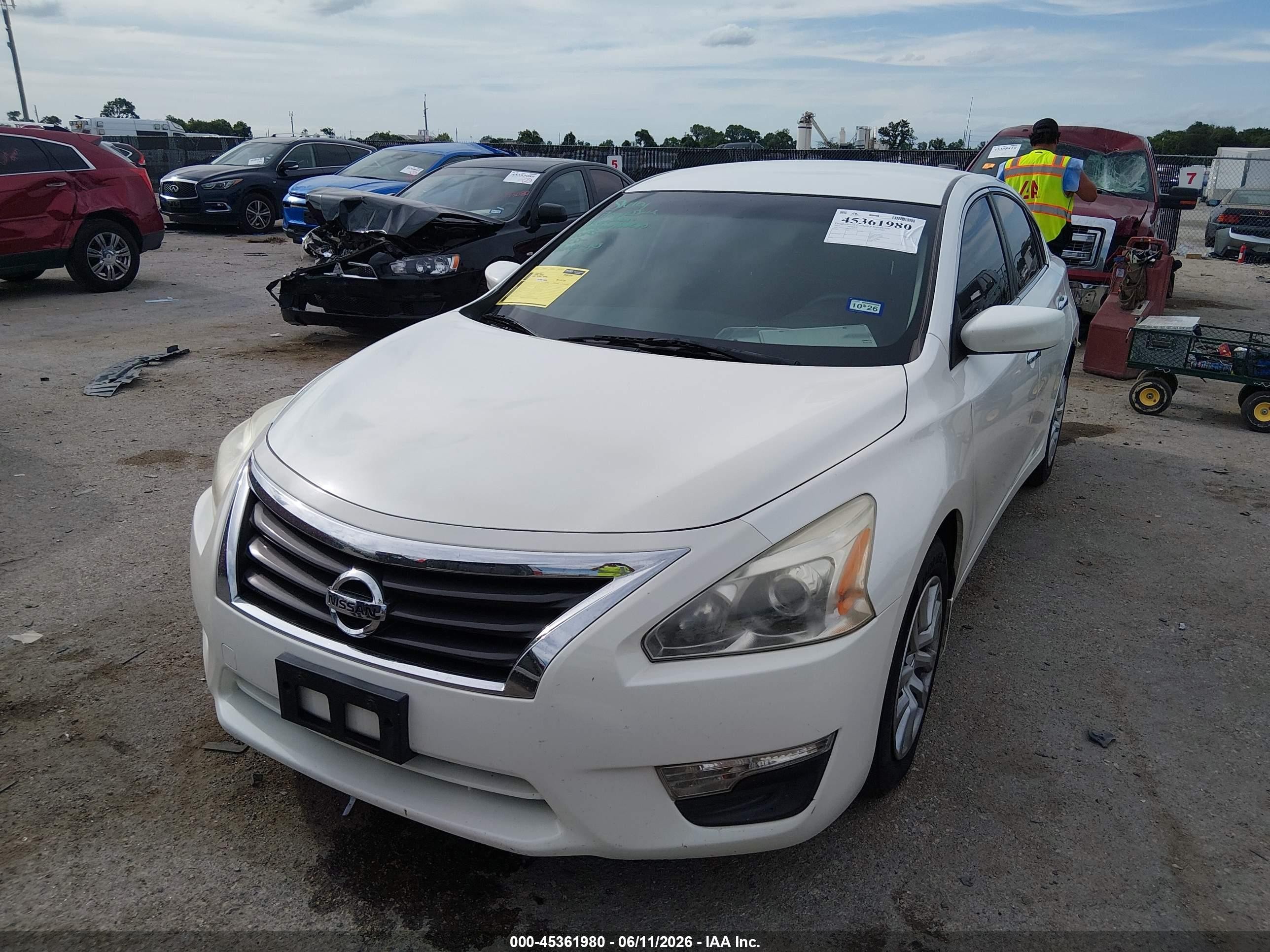 2015 Nissan Altima 2.5 S White vin: 1N4AL3AP5FC131172