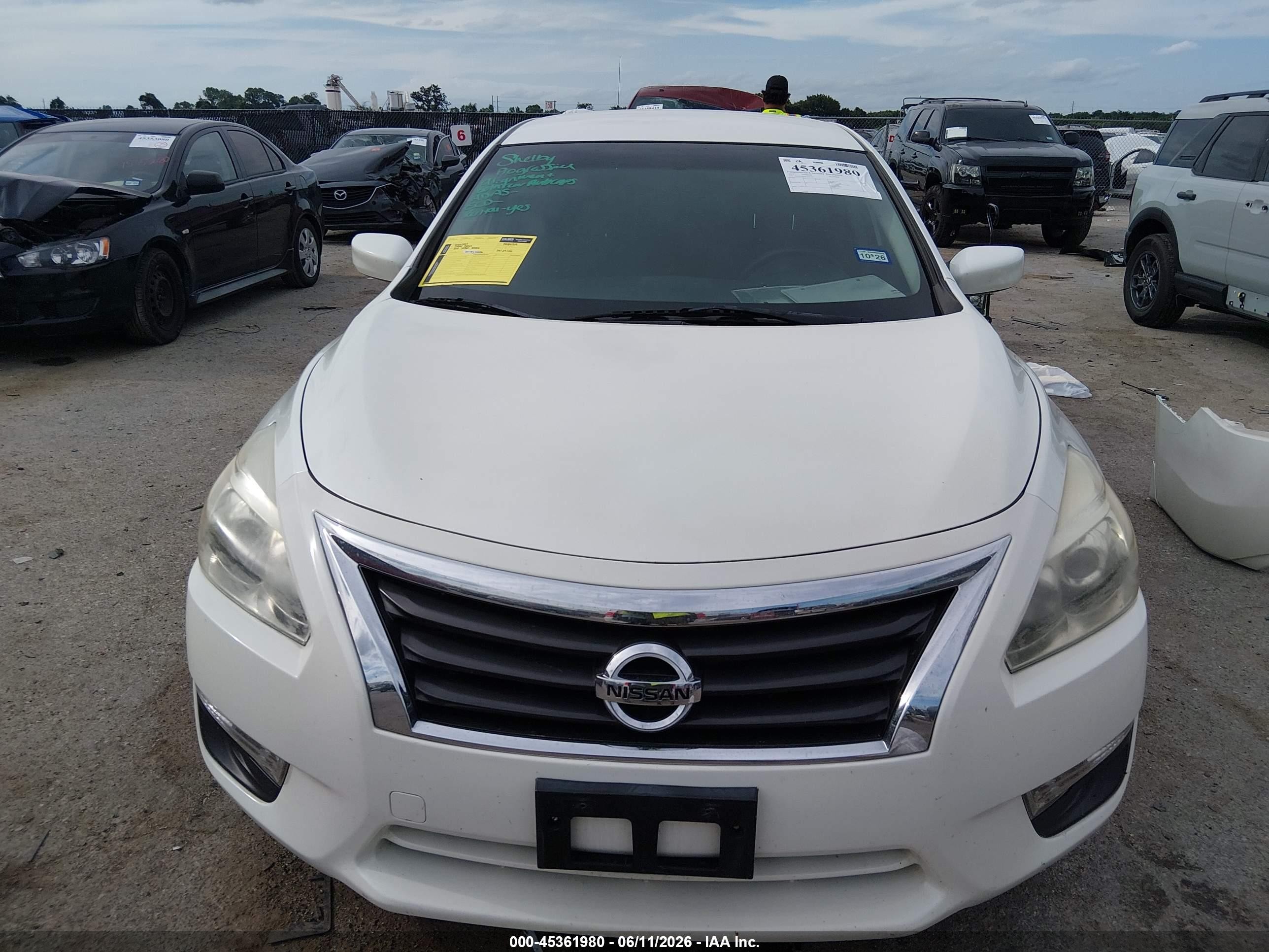 2015 Nissan Altima 2.5 S White vin: 1N4AL3AP5FC131172