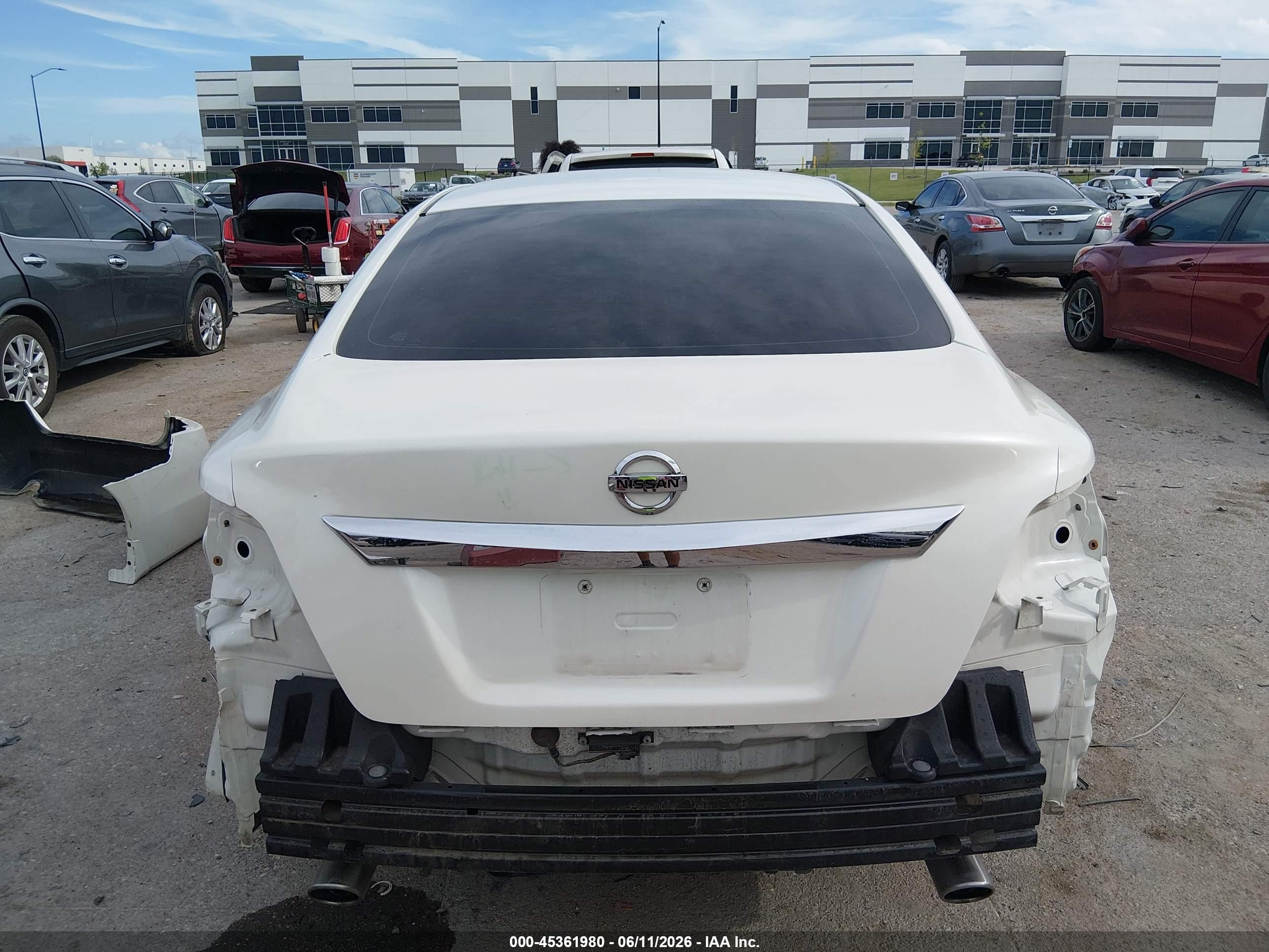 2015 Nissan Altima 2.5 S White vin: 1N4AL3AP5FC131172