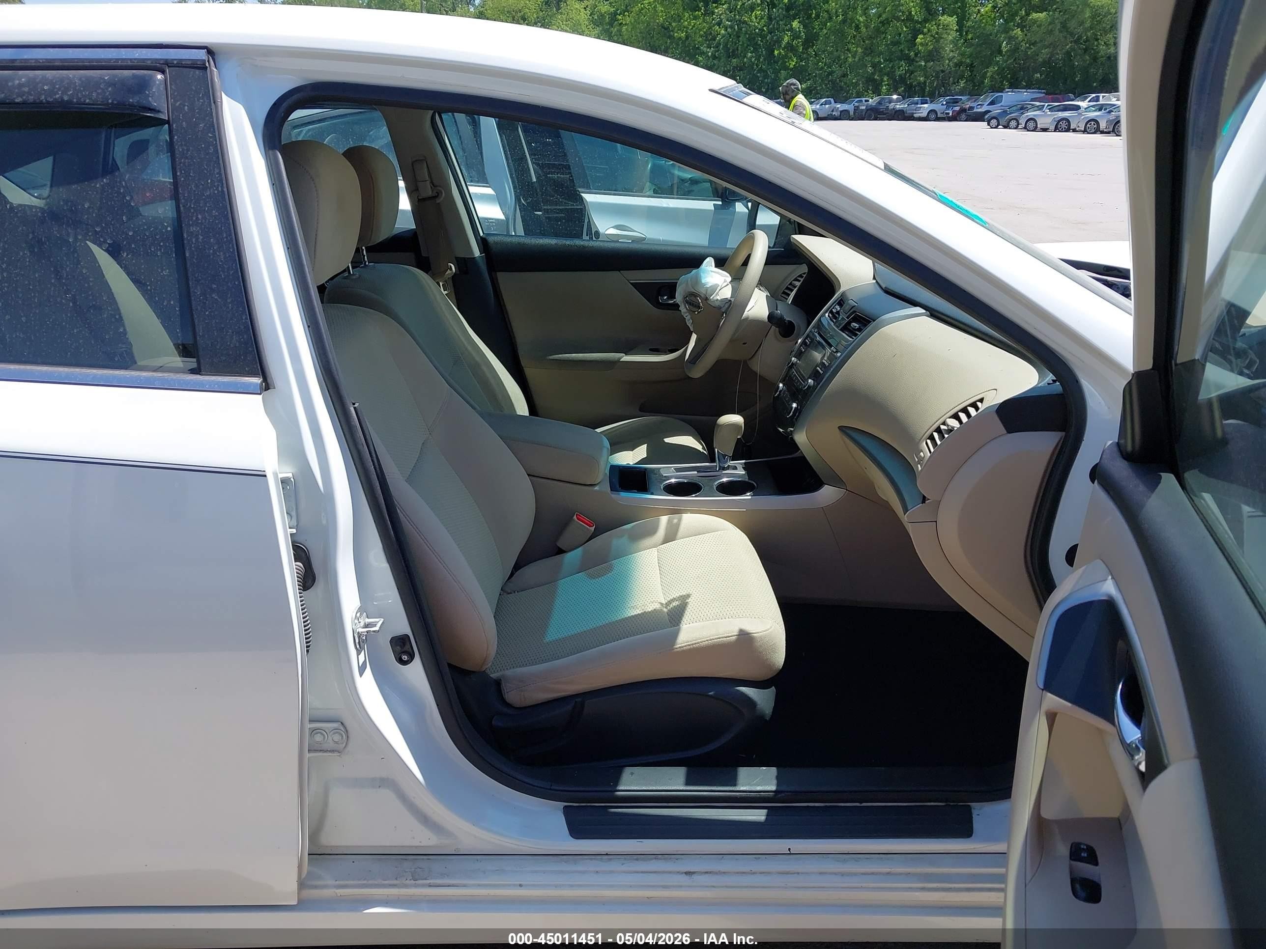 2015 Nissan Altima 2.5 S White vin: 1N4AL3AP5FC134153