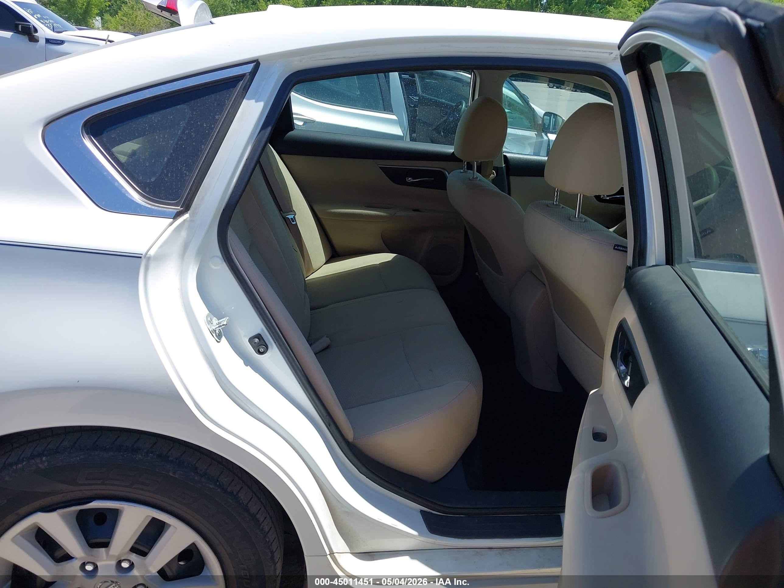 2015 Nissan Altima 2.5 S White vin: 1N4AL3AP5FC134153