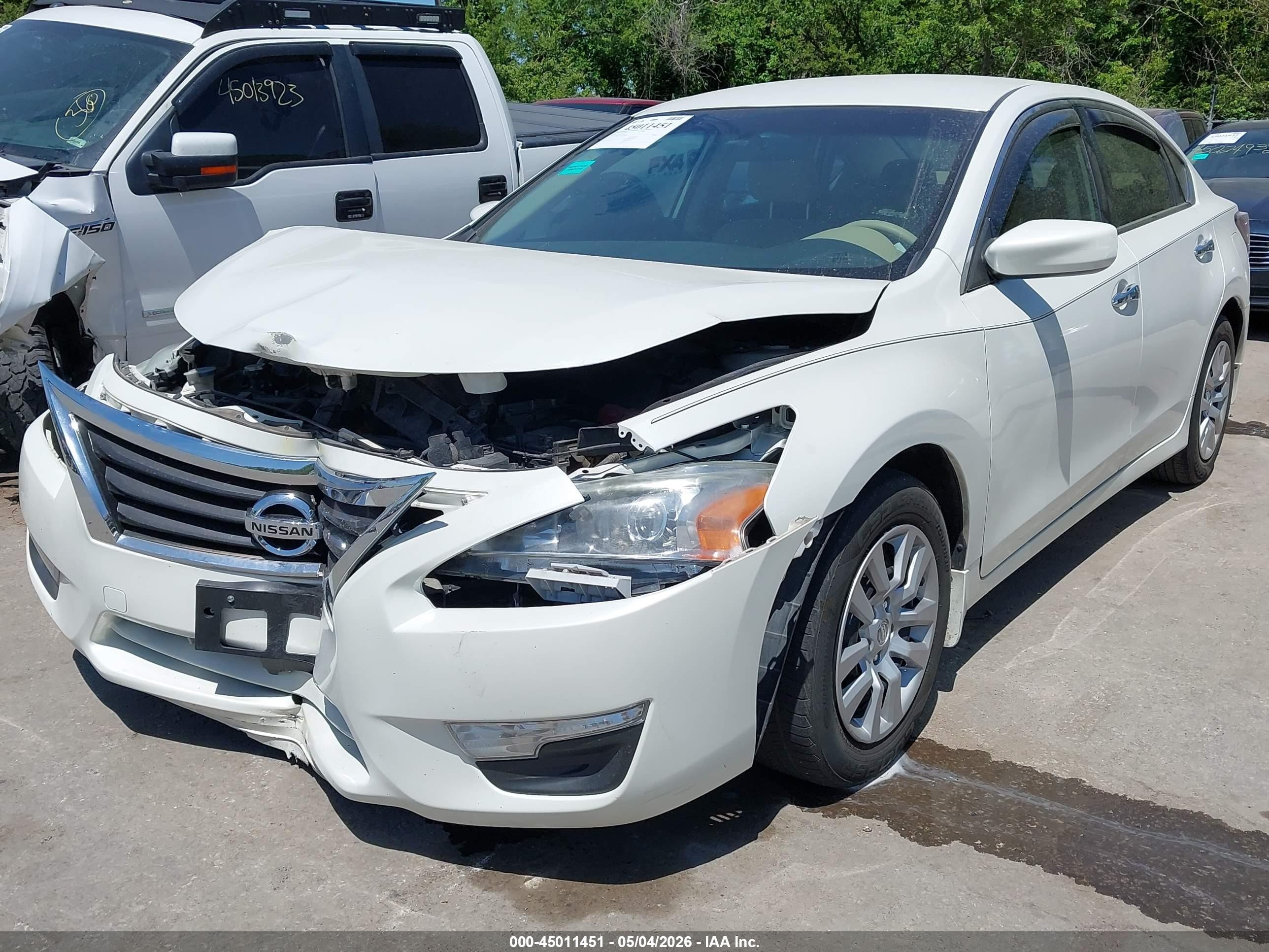 2015 Nissan Altima 2.5 S White vin: 1N4AL3AP5FC134153