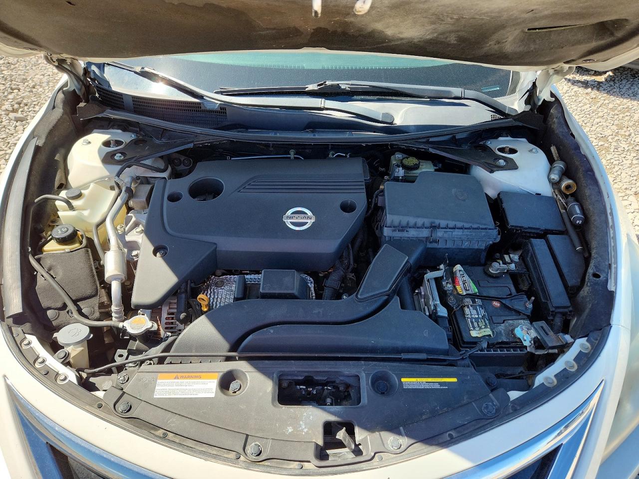 2015 Nissan Altima 2.5 S White vin: 1N4AL3AP5FC140129
